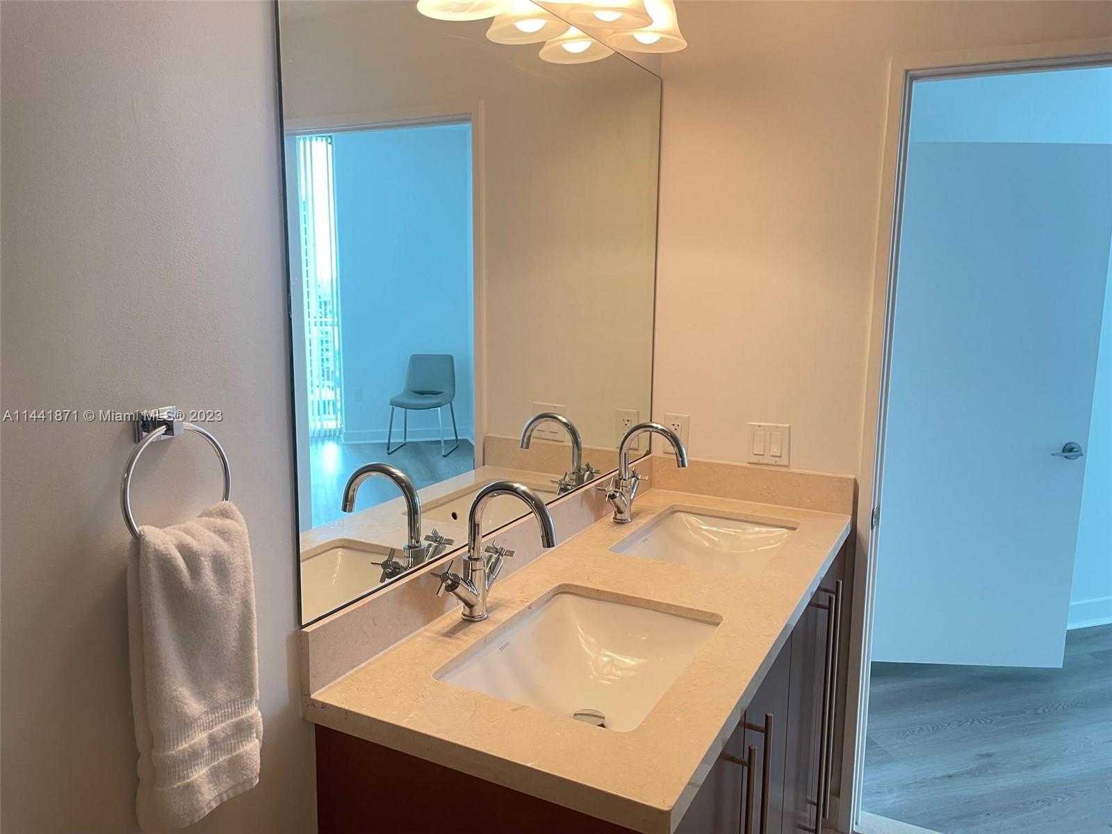 79 SW 12th St Unit: 1701-S