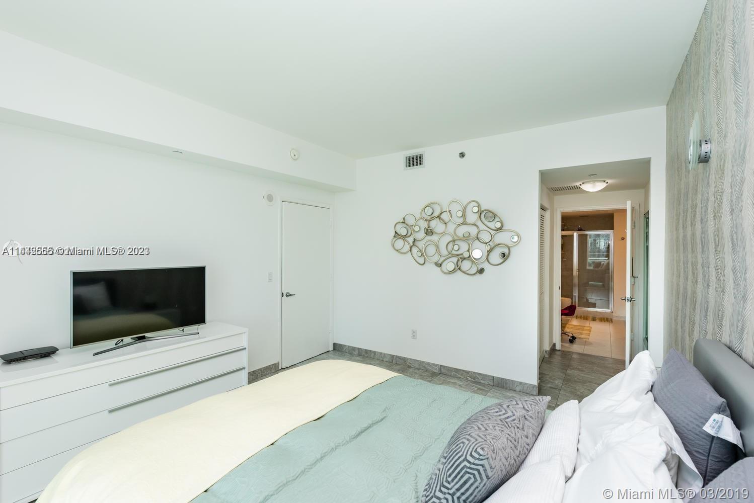 950 Brickell Bay Dr Unit: 3205