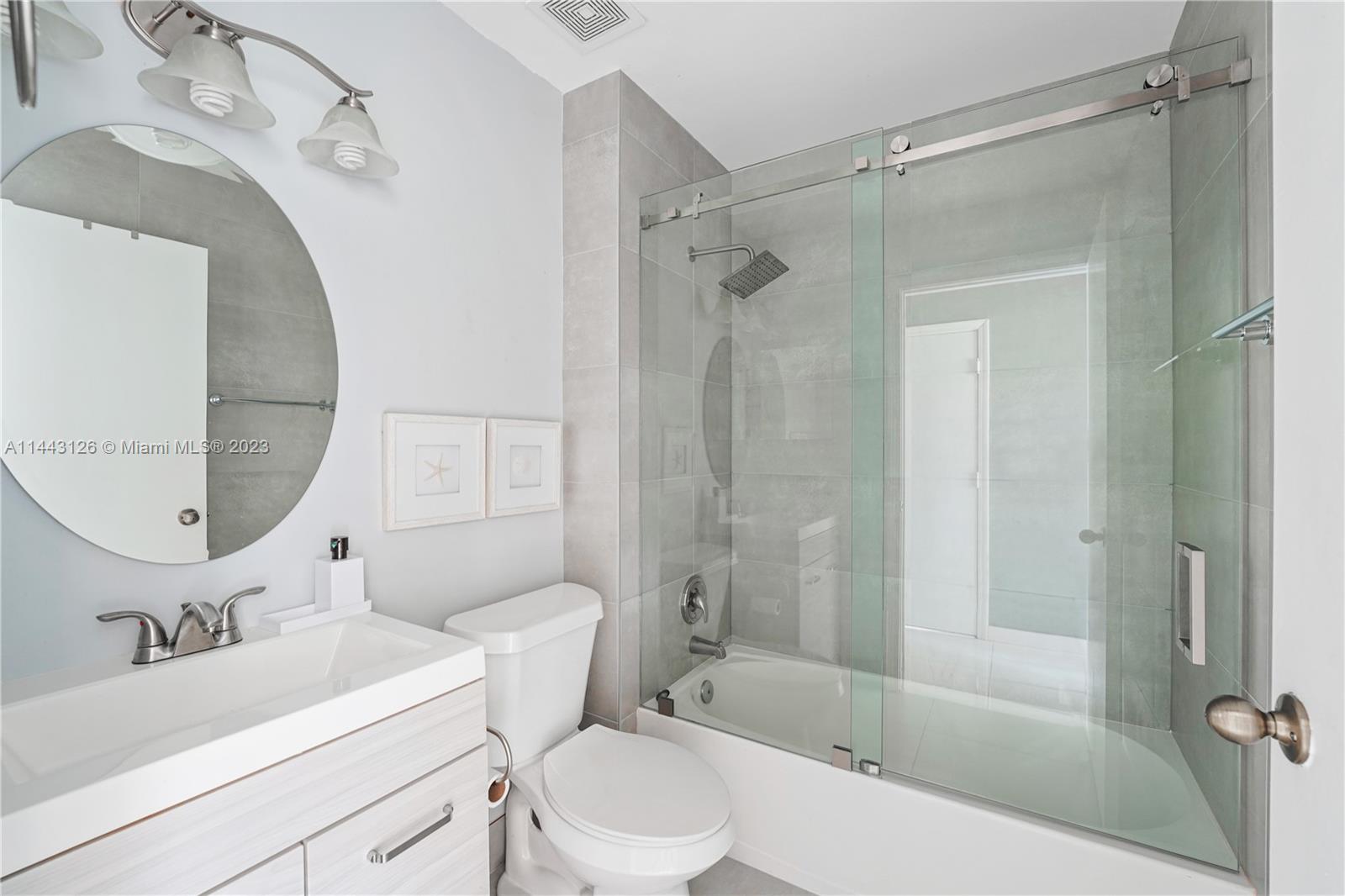 3240 SW 50th St Unit: 3240