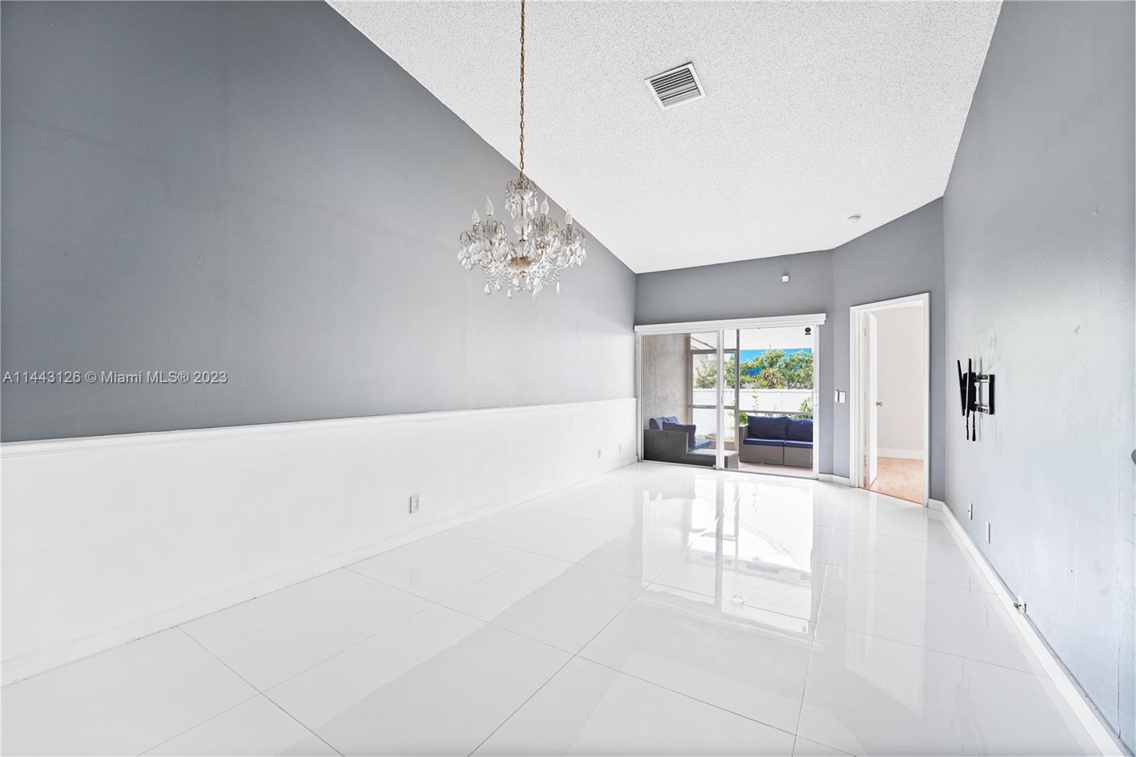 3240 SW 50th St Unit: 3240