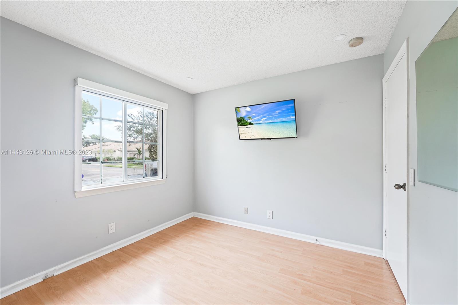 3240 SW 50th St Unit: 3240