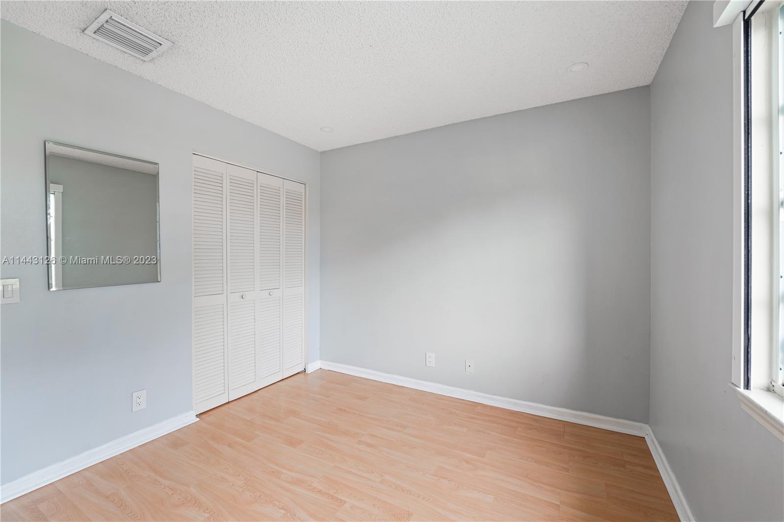 3240 SW 50th St Unit: 3240