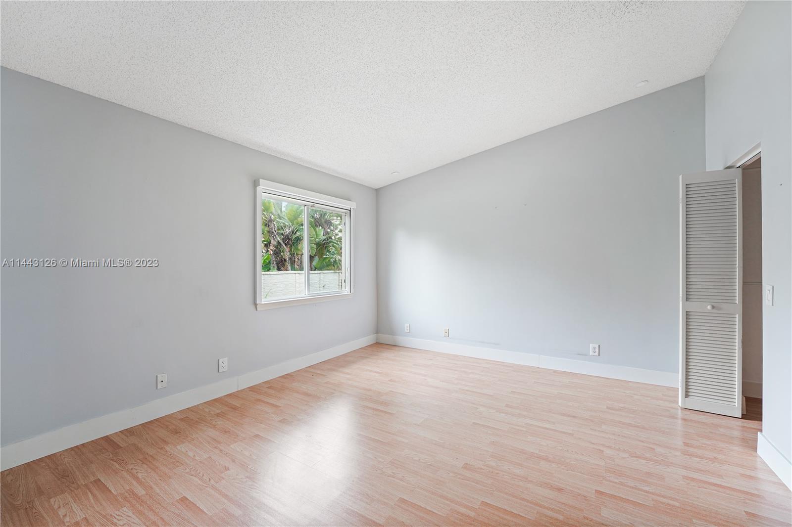 3240 SW 50th St Unit: 3240