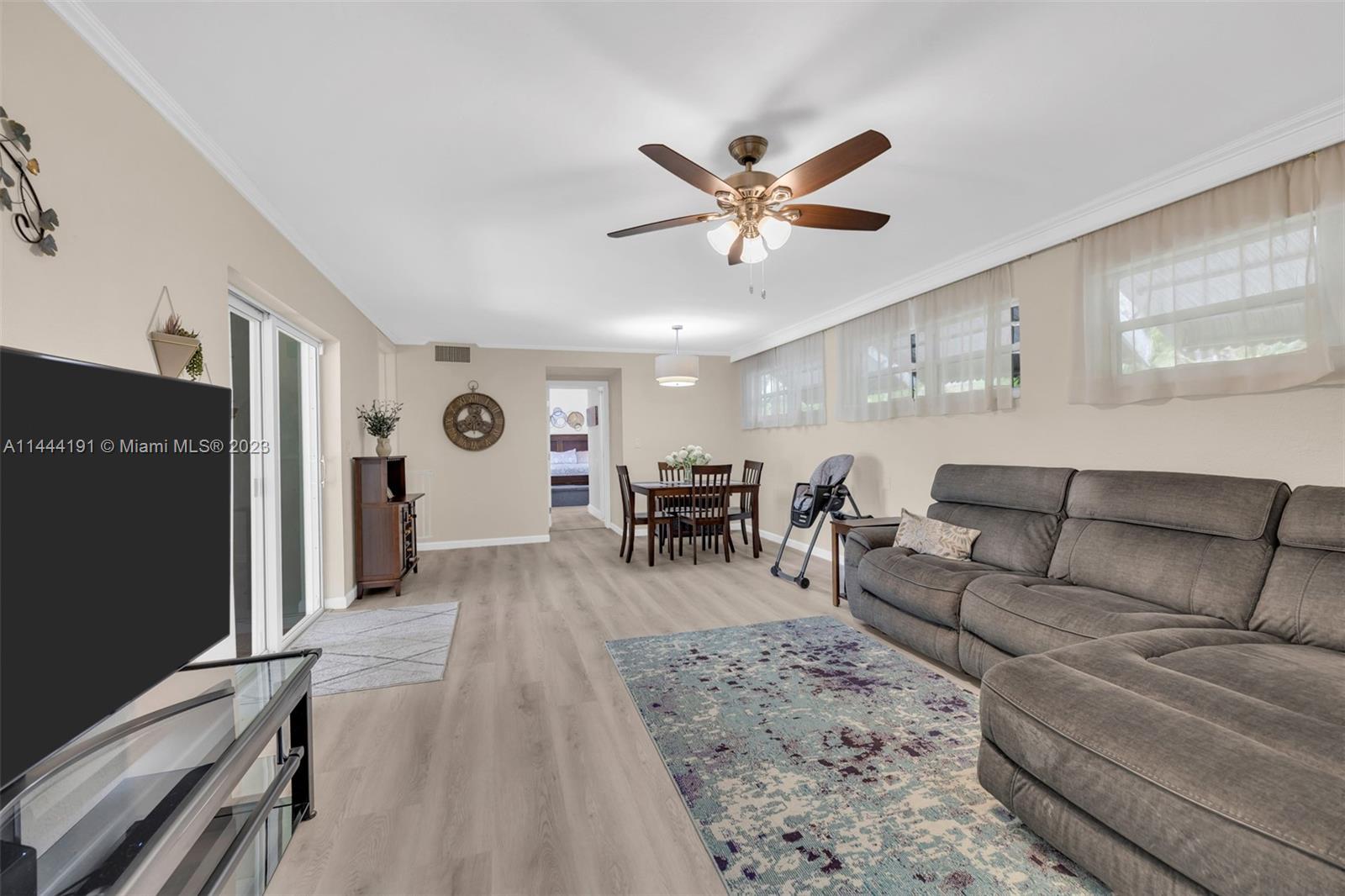 661 Swan Ave