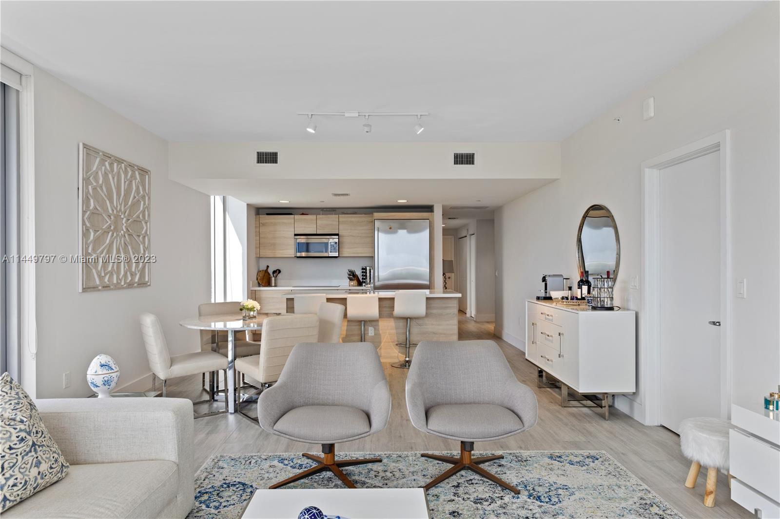 16385 Biscayne Blvd Unit: 3121