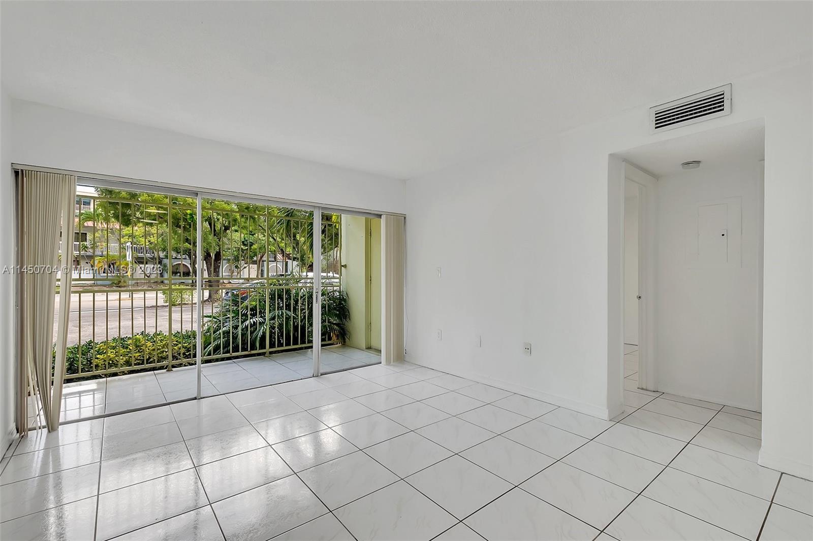 520 NE 38th St Unit: 6