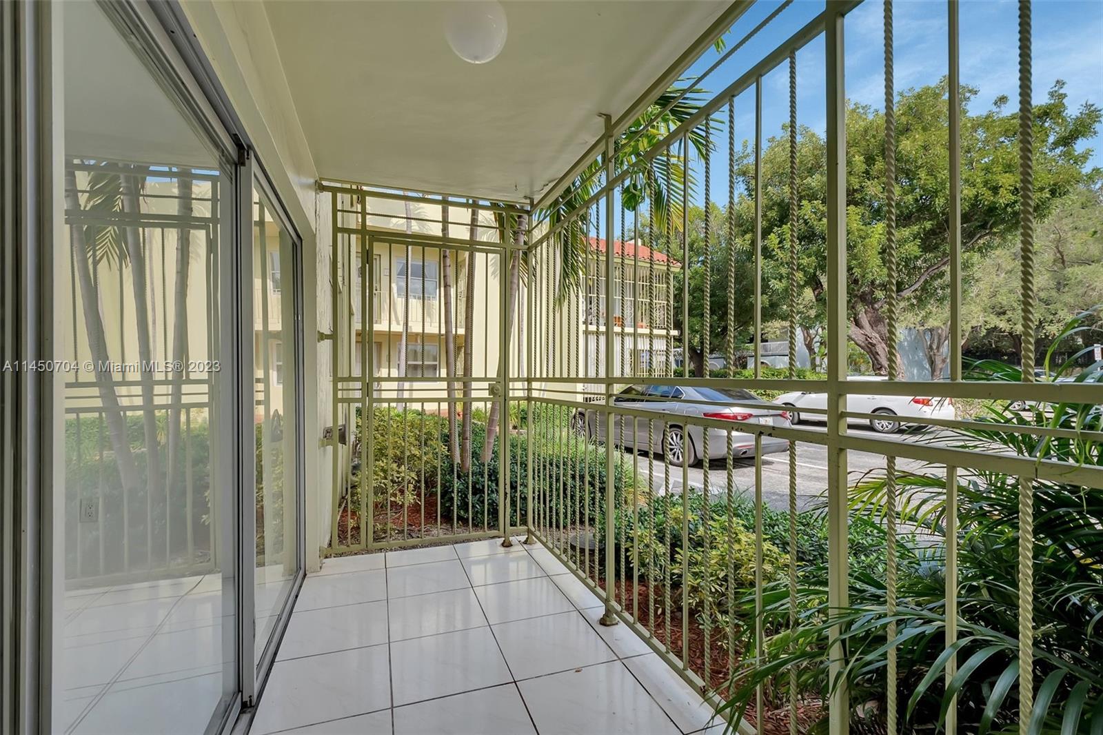 520 NE 38th St Unit: 6