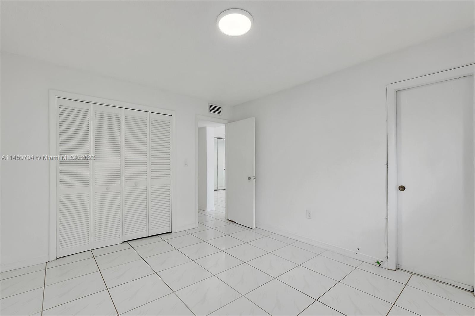 520 NE 38th St Unit: 6