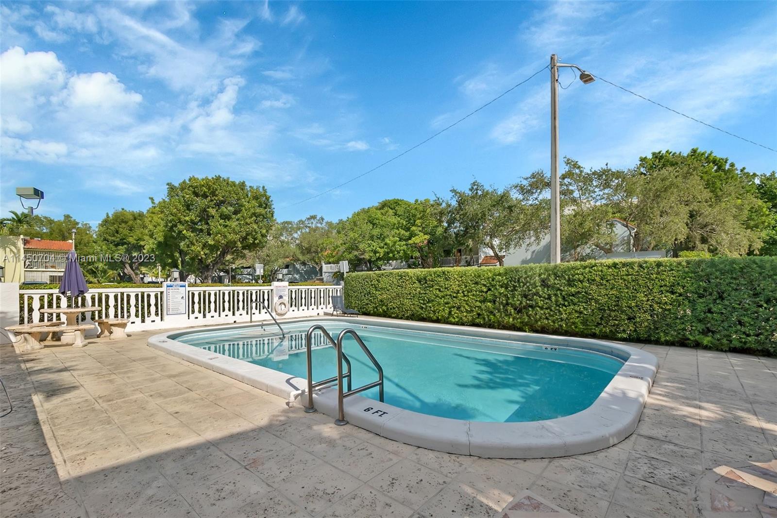 520 NE 38th St Unit: 6