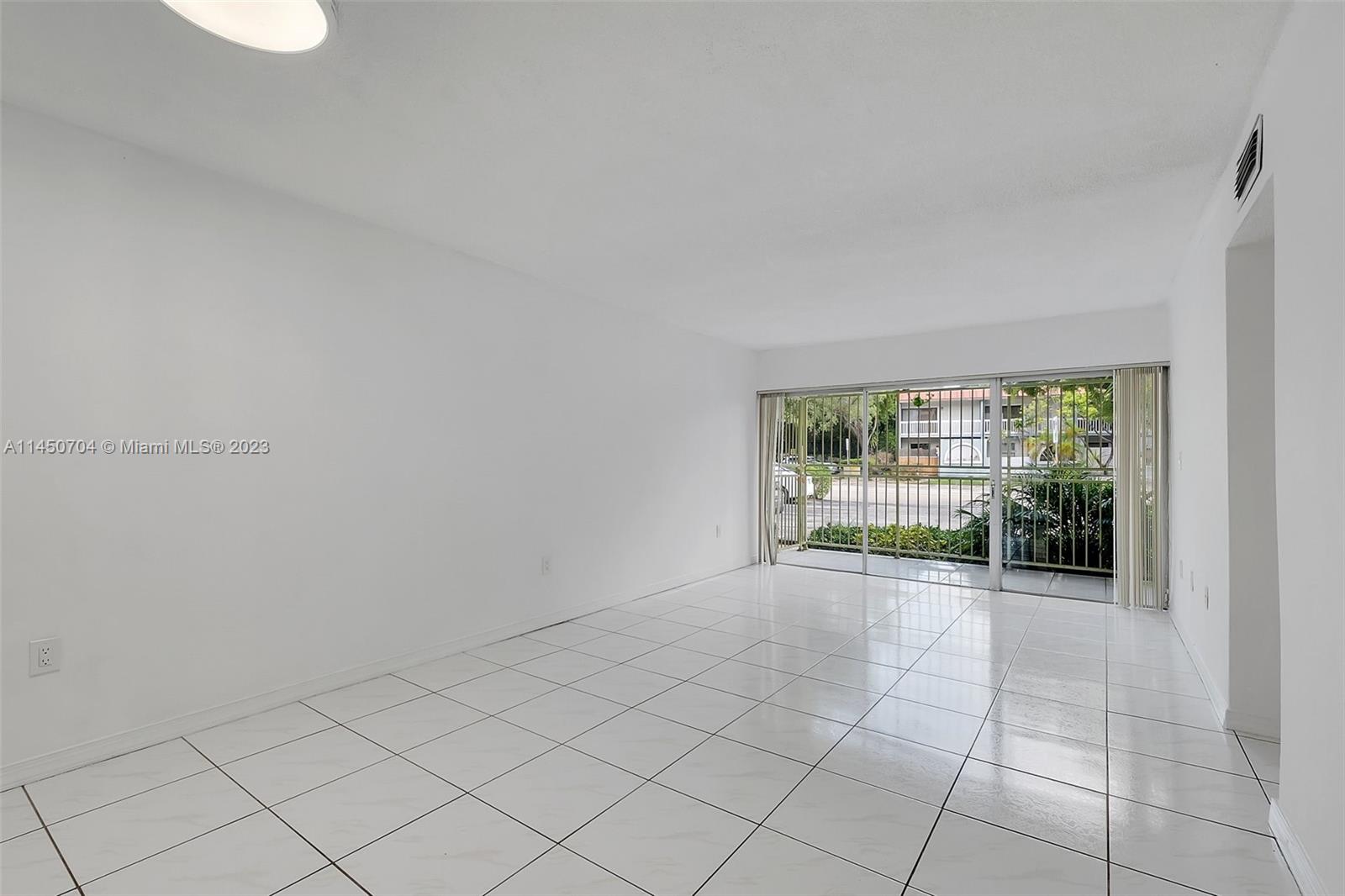 520 NE 38th St Unit: 6