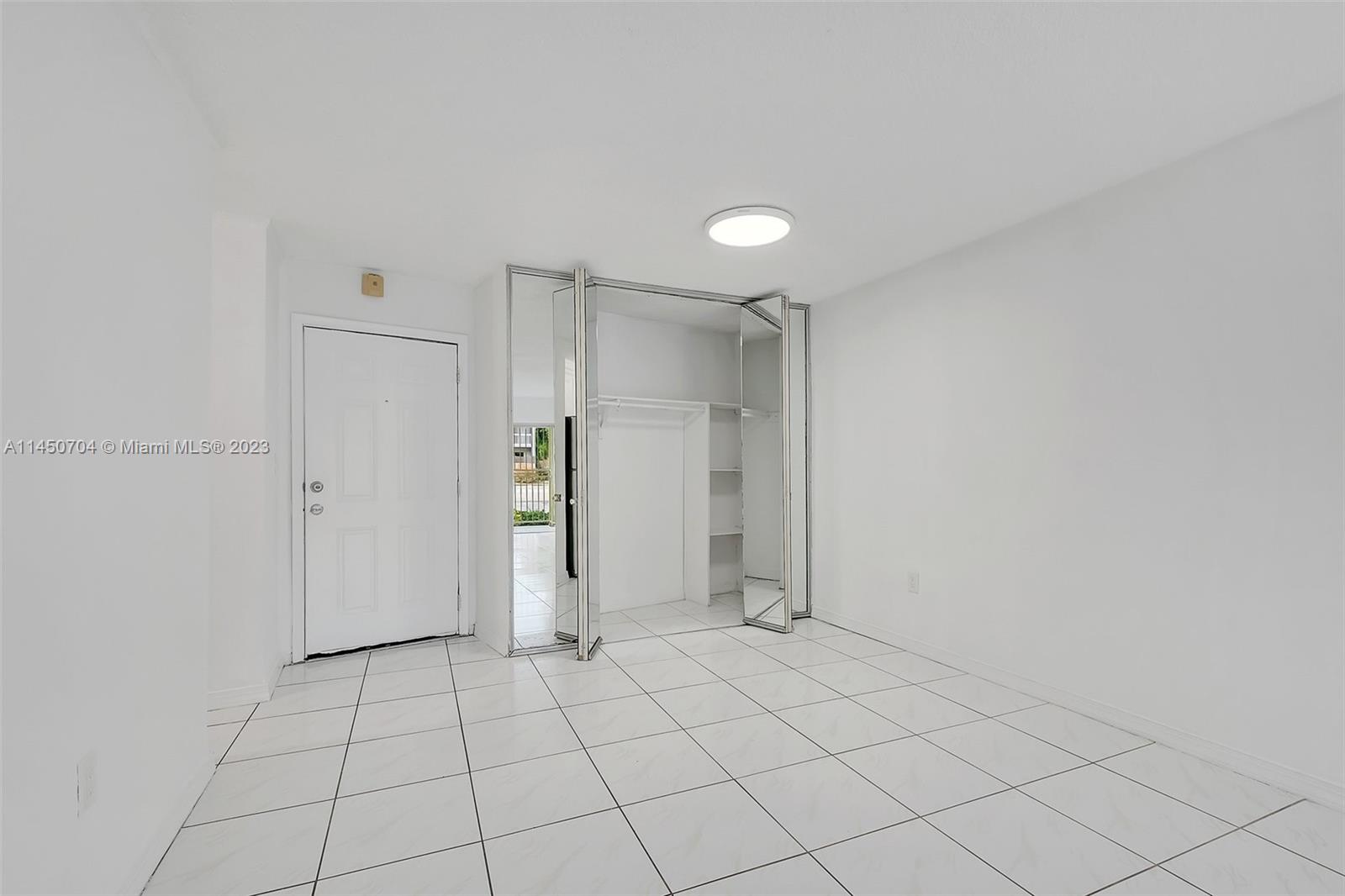 520 NE 38th St Unit: 6