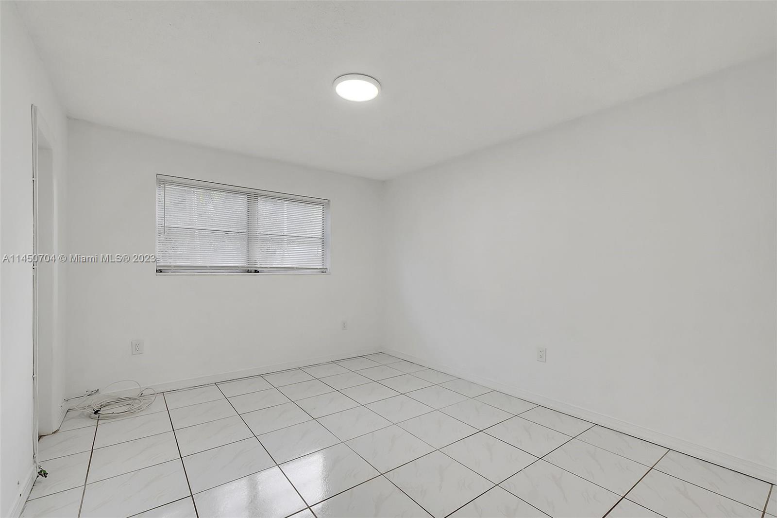 520 NE 38th St Unit: 6