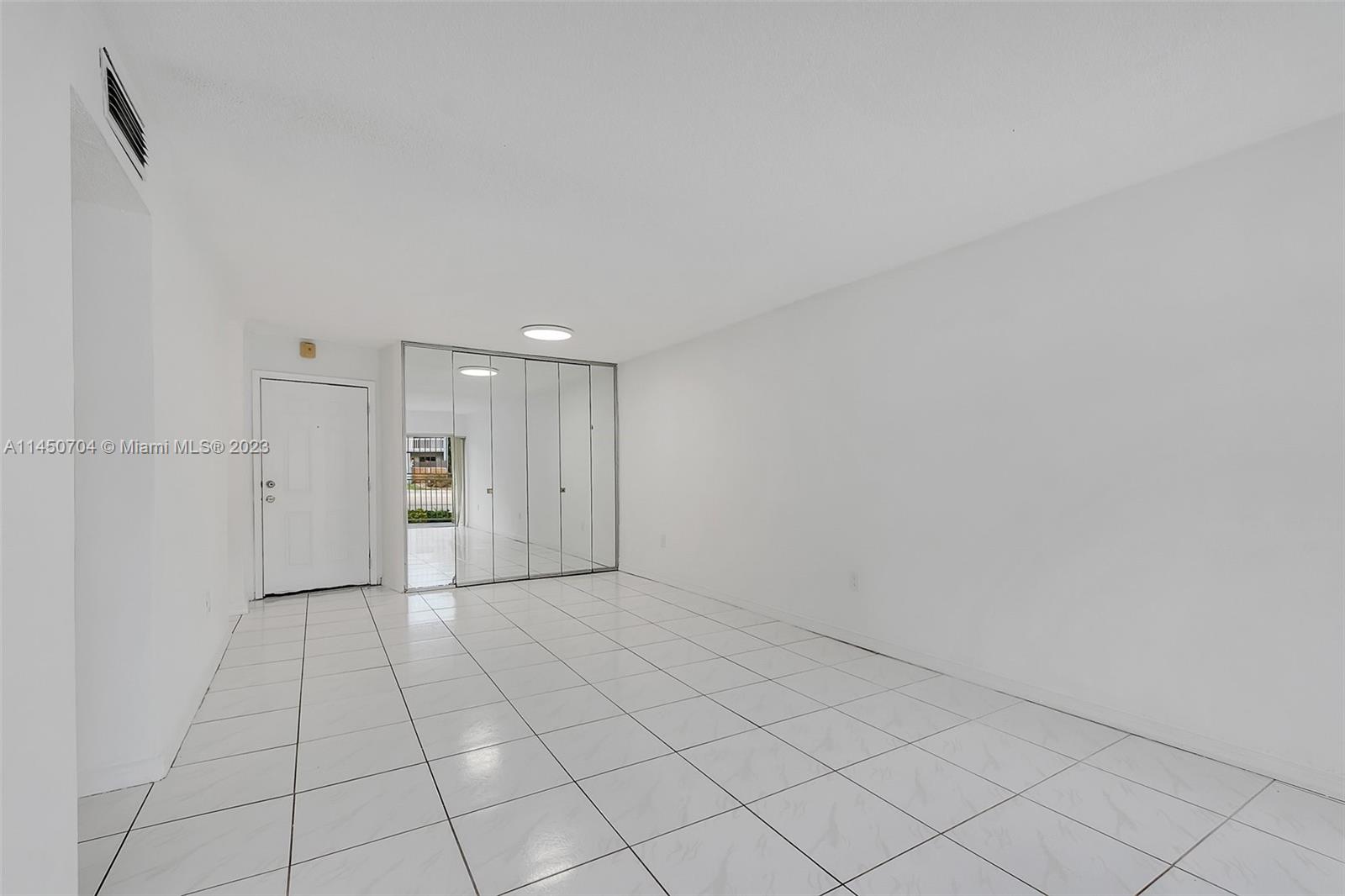 520 NE 38th St Unit: 6
