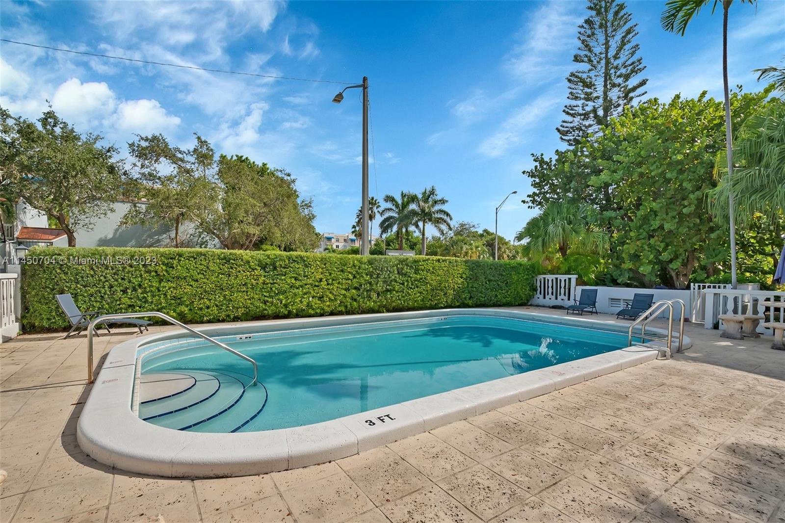 520 NE 38th St Unit: 6