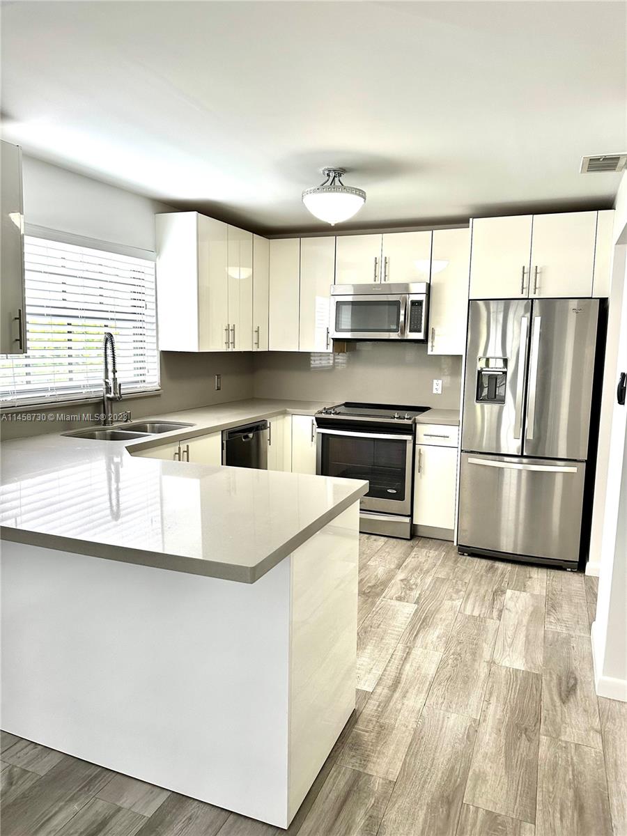 609 Almeria Ave Unit: 103