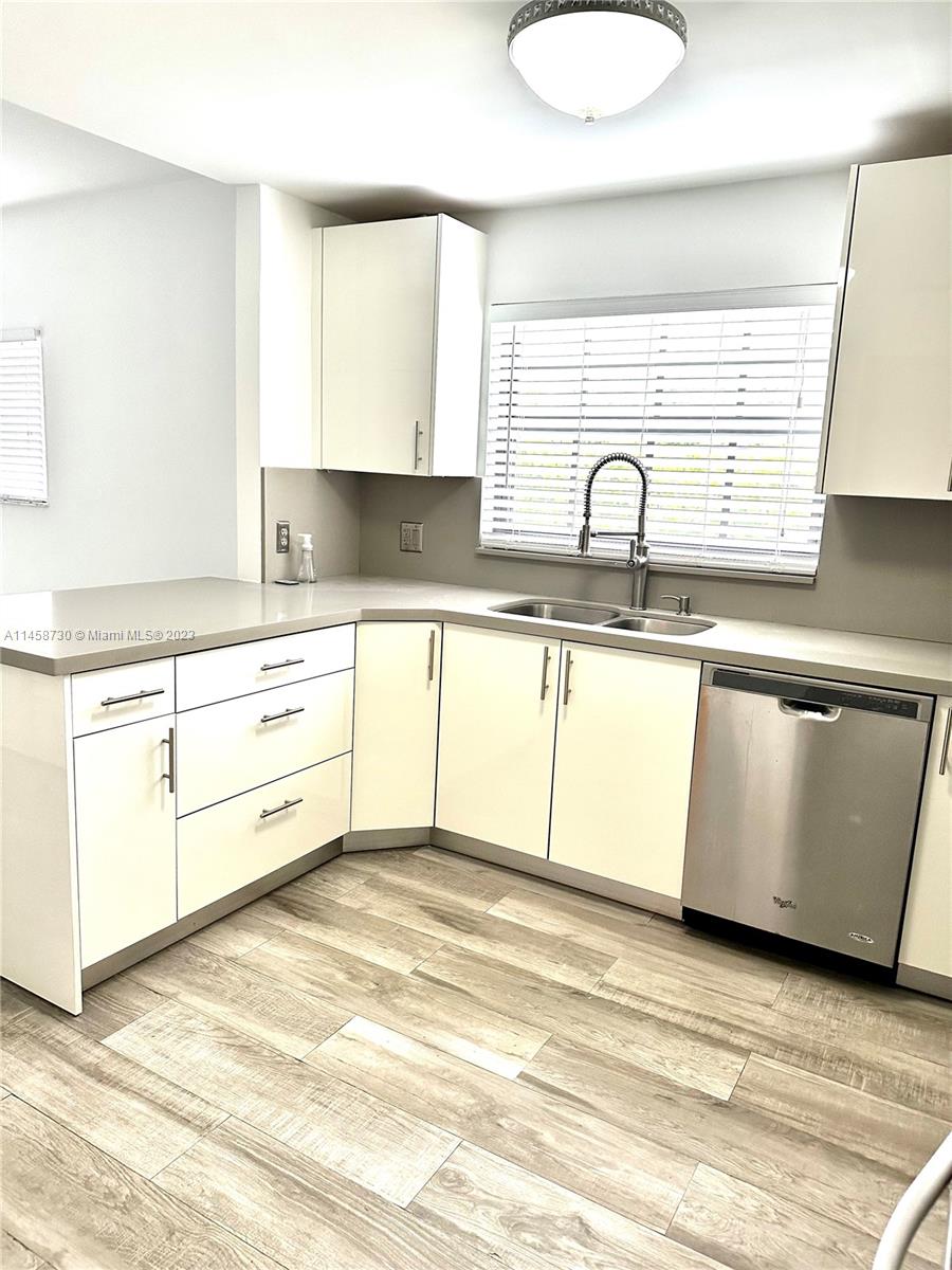 609 Almeria Ave Unit: 103