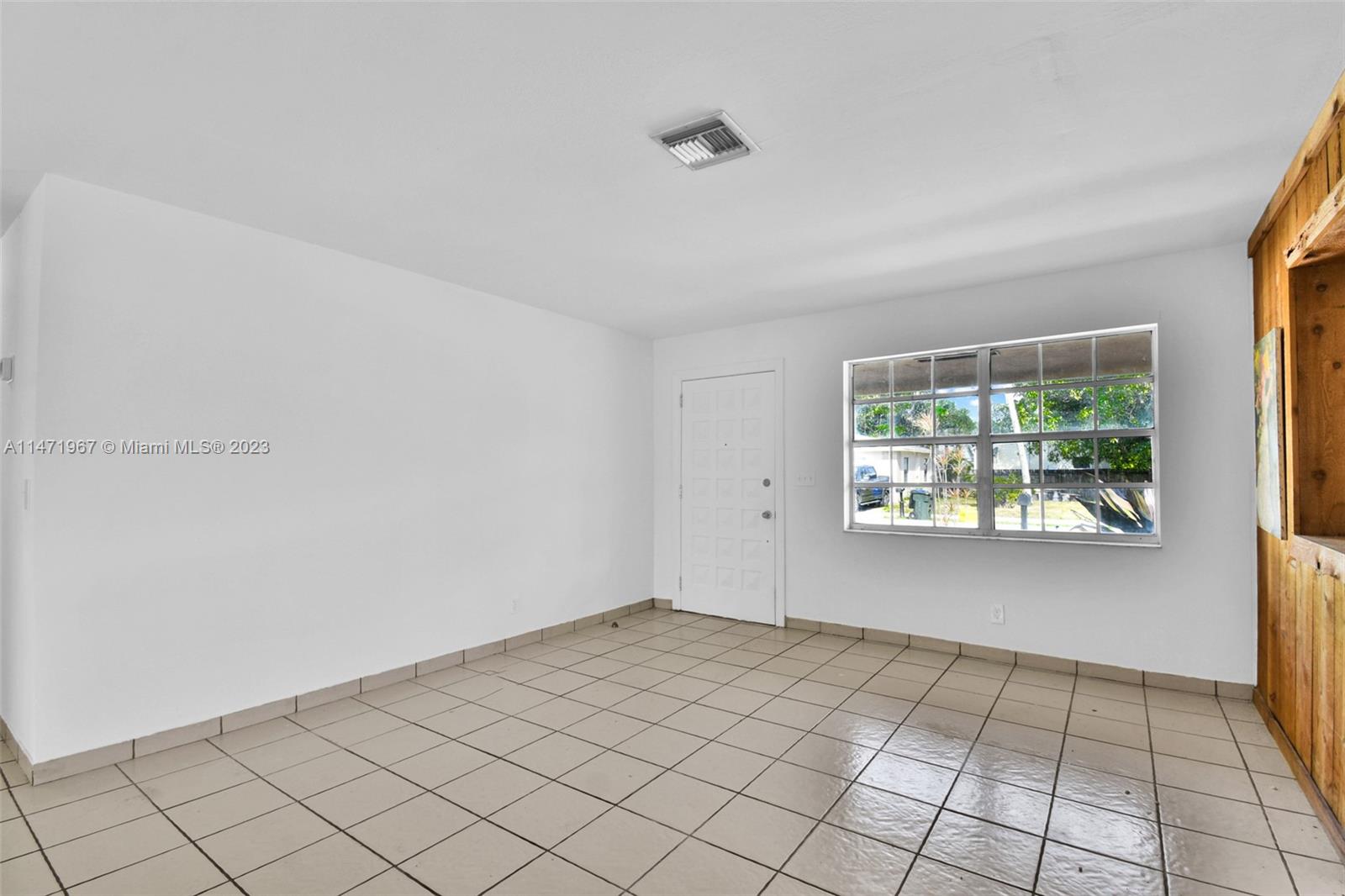 204 SE 8th St