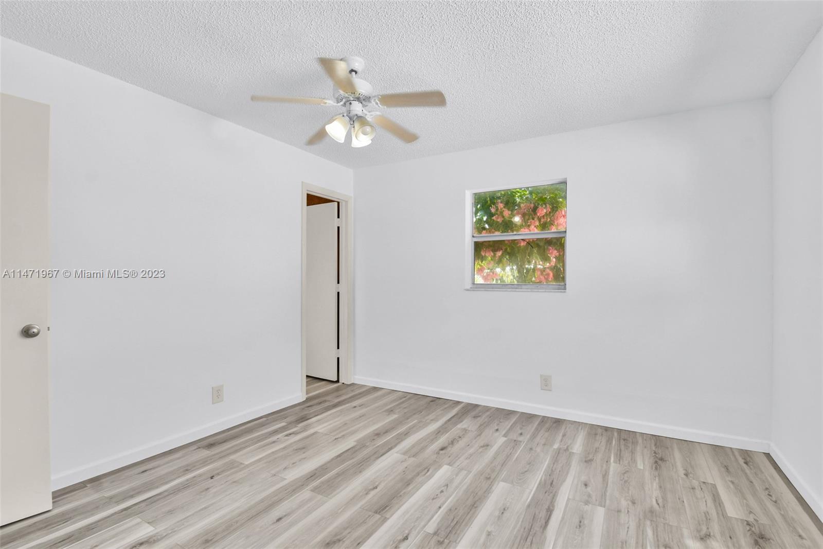 204 SE 8th St