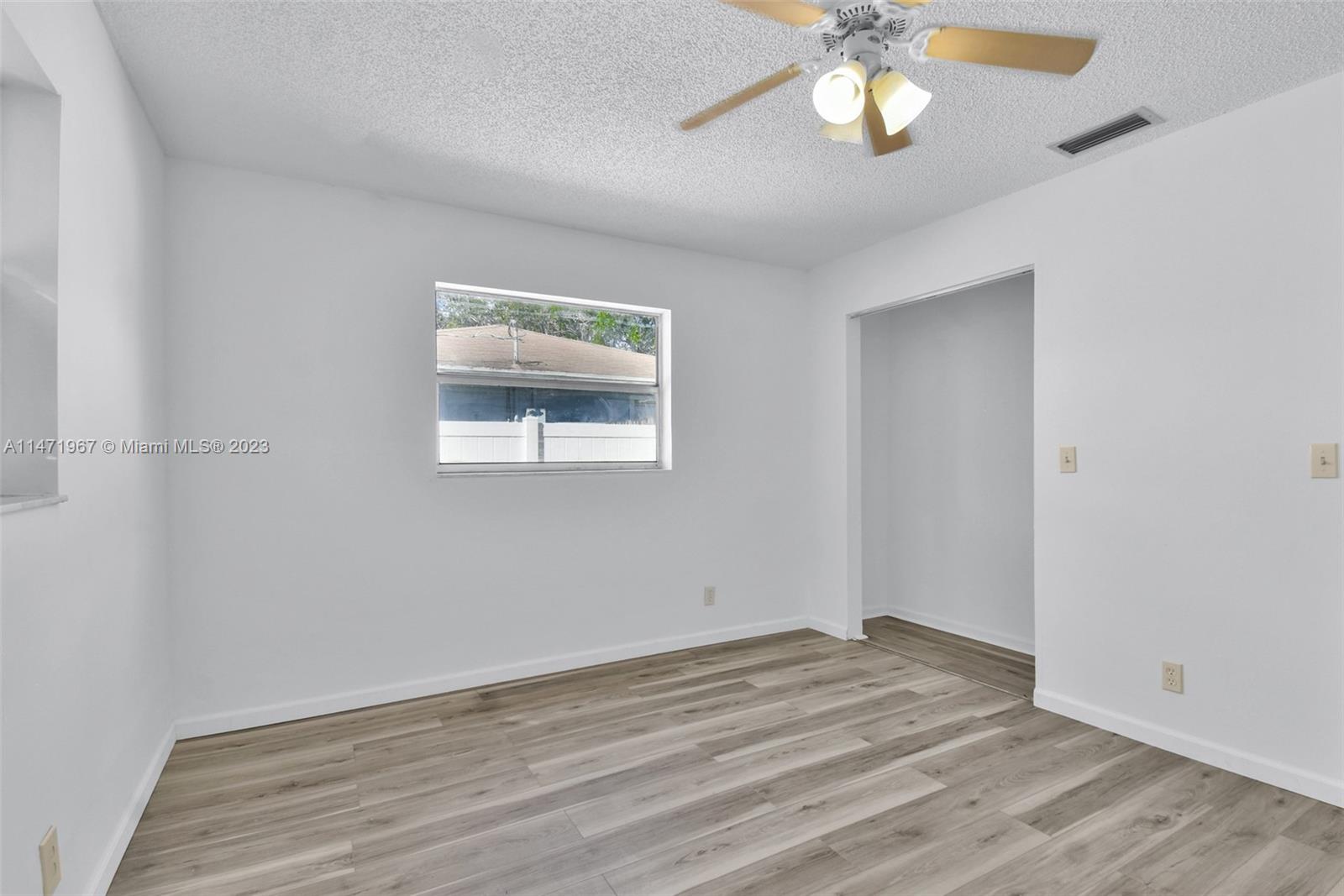 204 SE 8th St