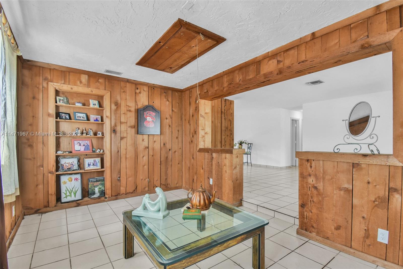 204 SE 8th St