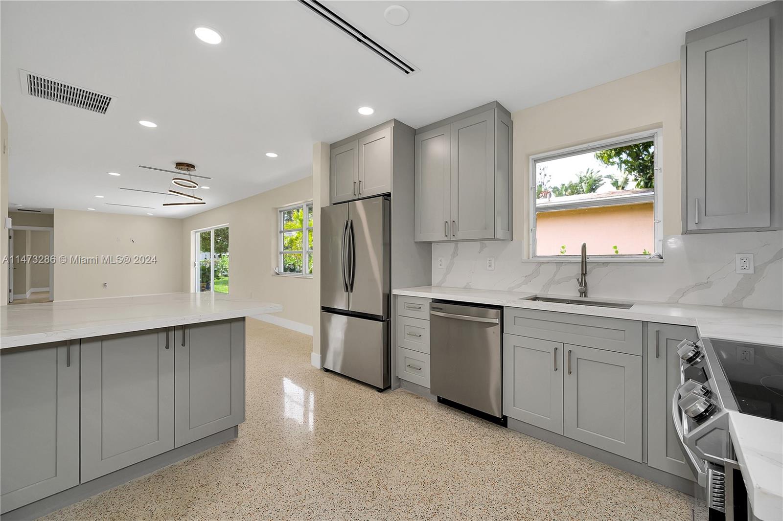 1190 SW 16th Ave