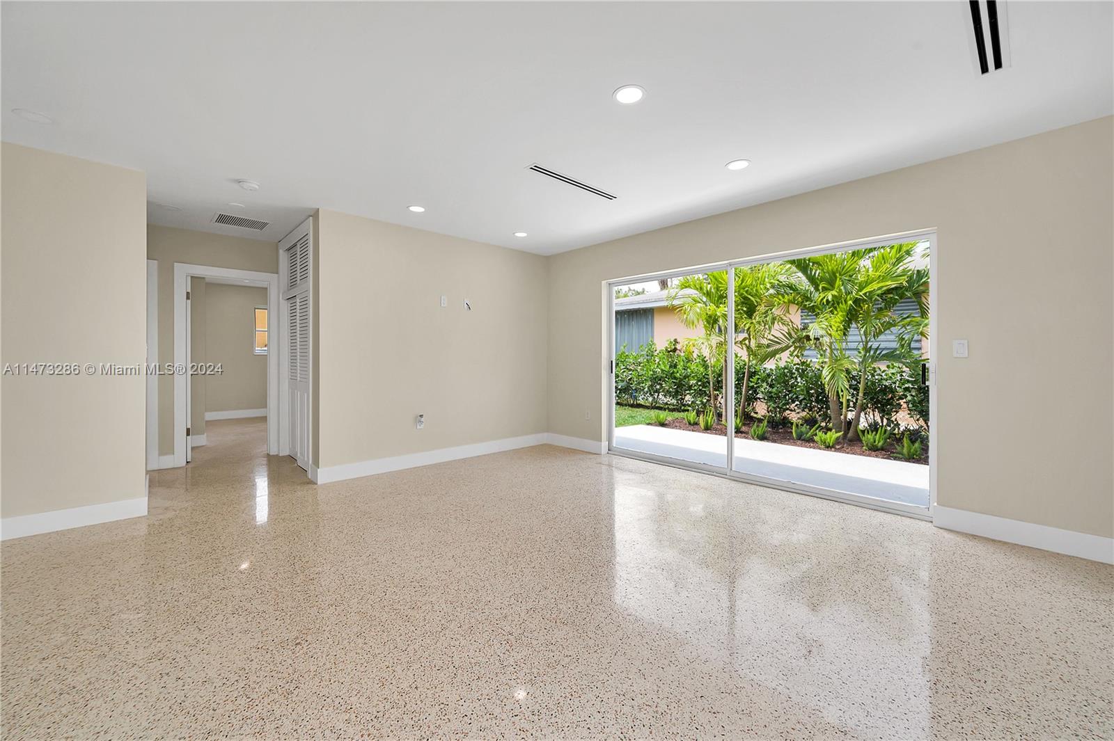 1190 SW 16th Ave