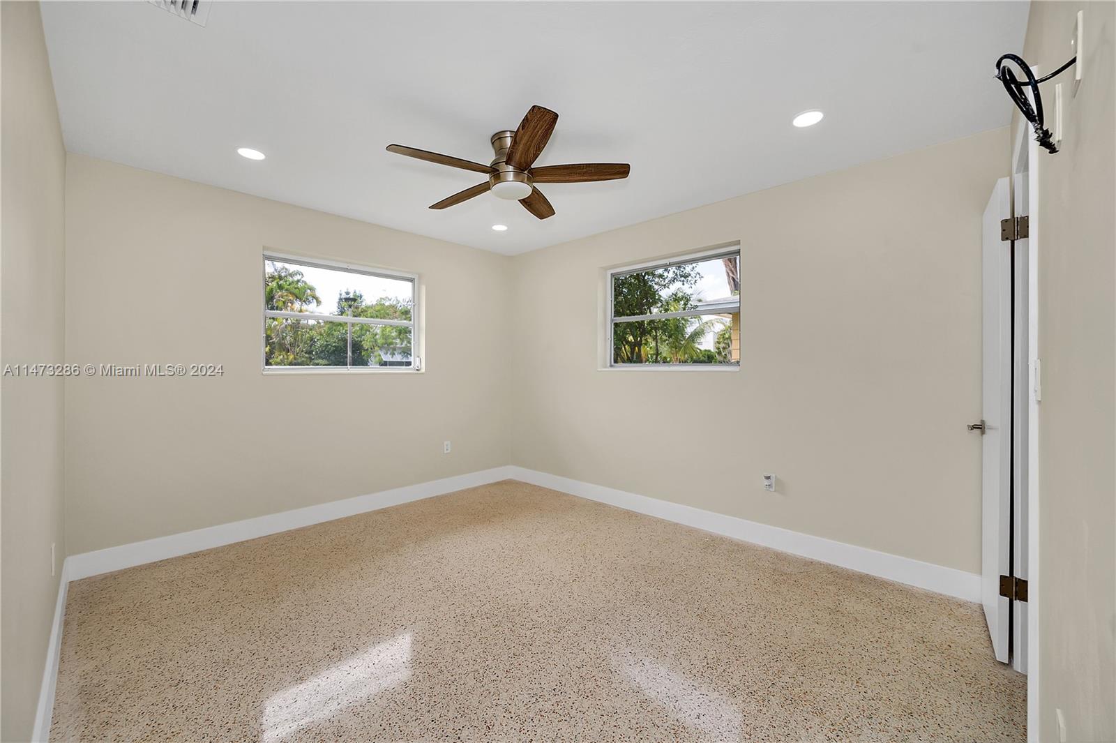 1190 SW 16th Ave