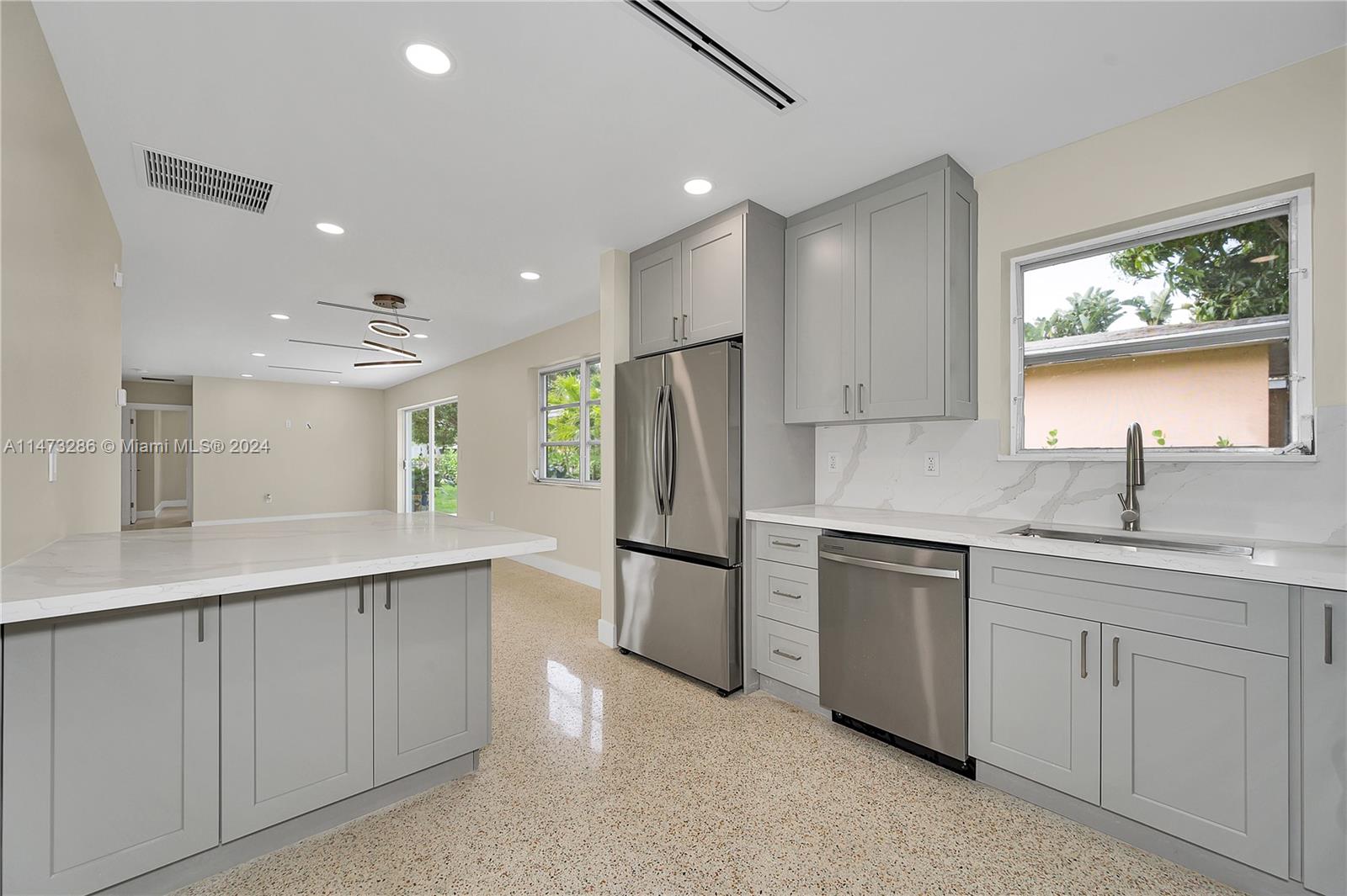 1190 SW 16th Ave