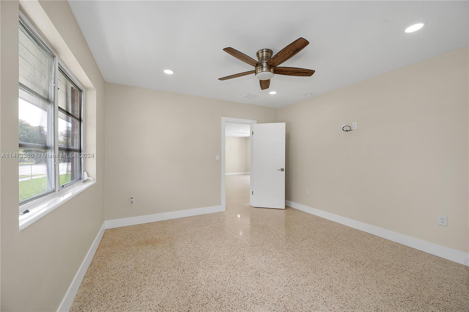 1190 SW 16th Ave