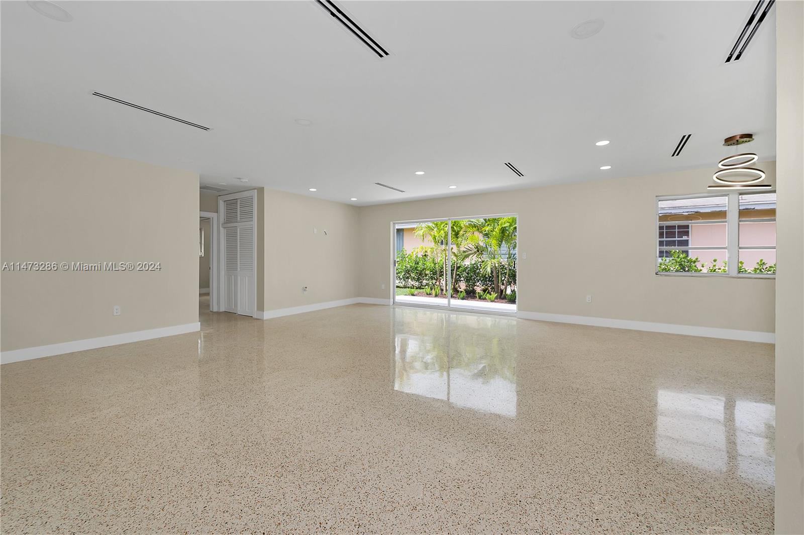 1190 SW 16th Ave