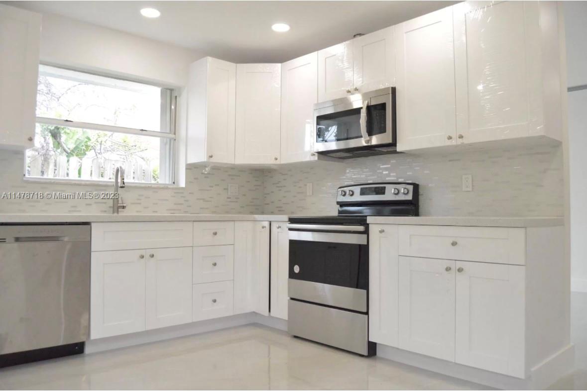 3551 SW 25th St Unit: 1