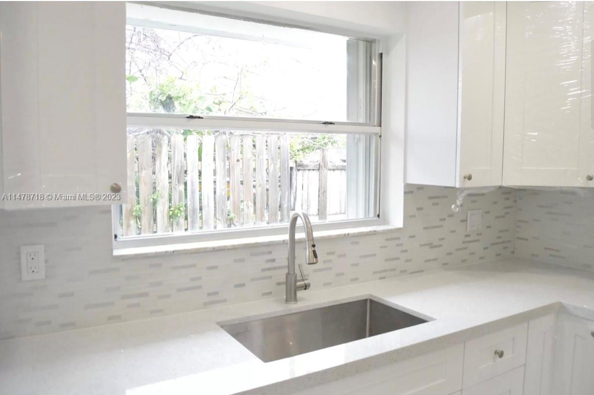 3551 SW 25th St Unit: 1