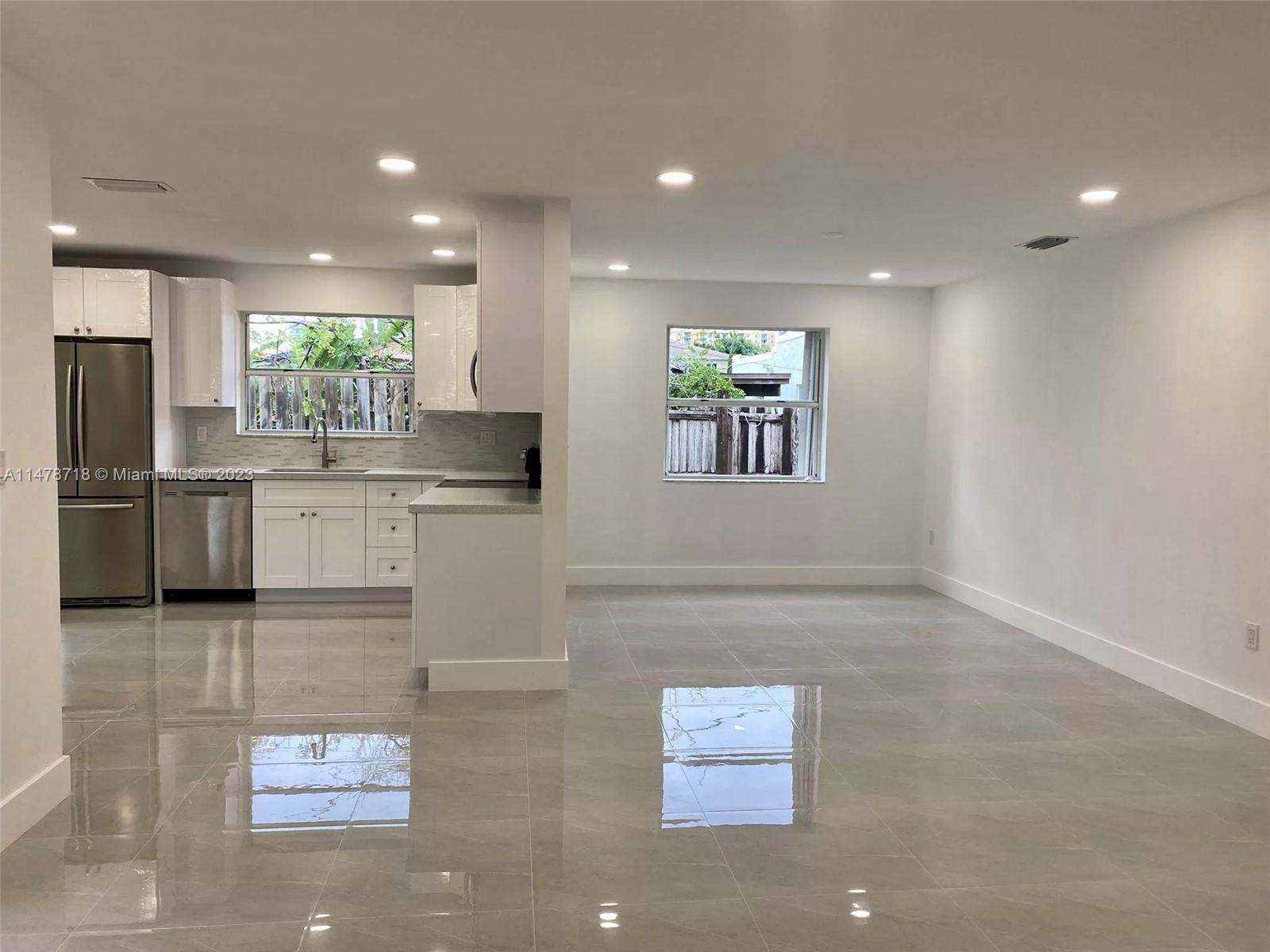 3551 SW 25th St Unit: 1