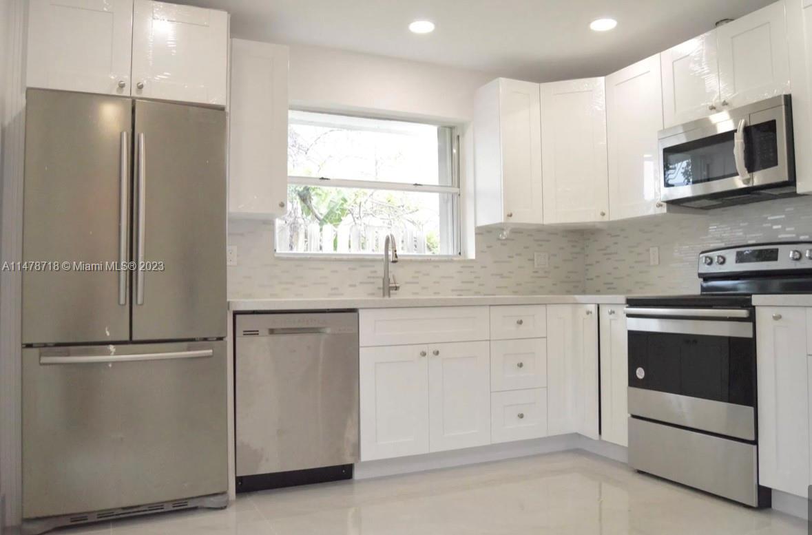 3551 SW 25th St Unit: 1
