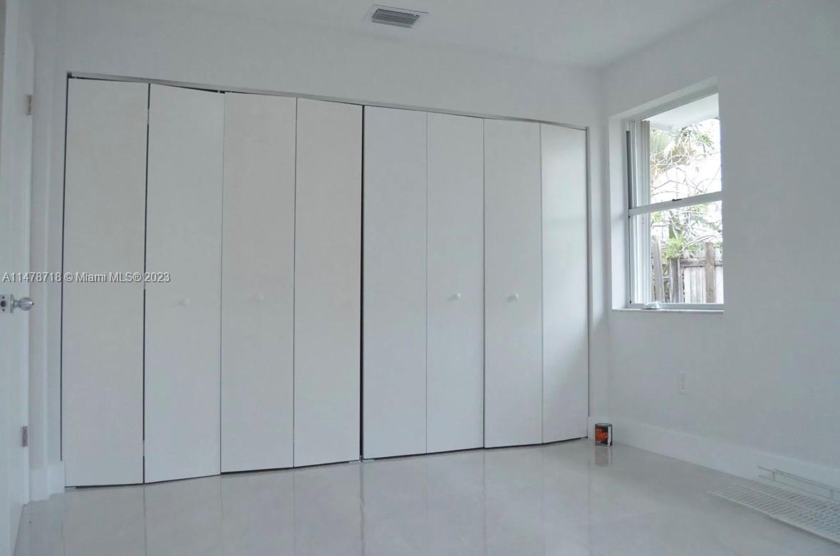 3551 SW 25th St Unit: 1