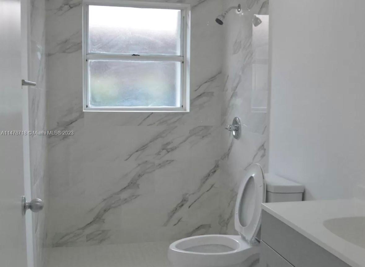 3551 SW 25th St Unit: 1