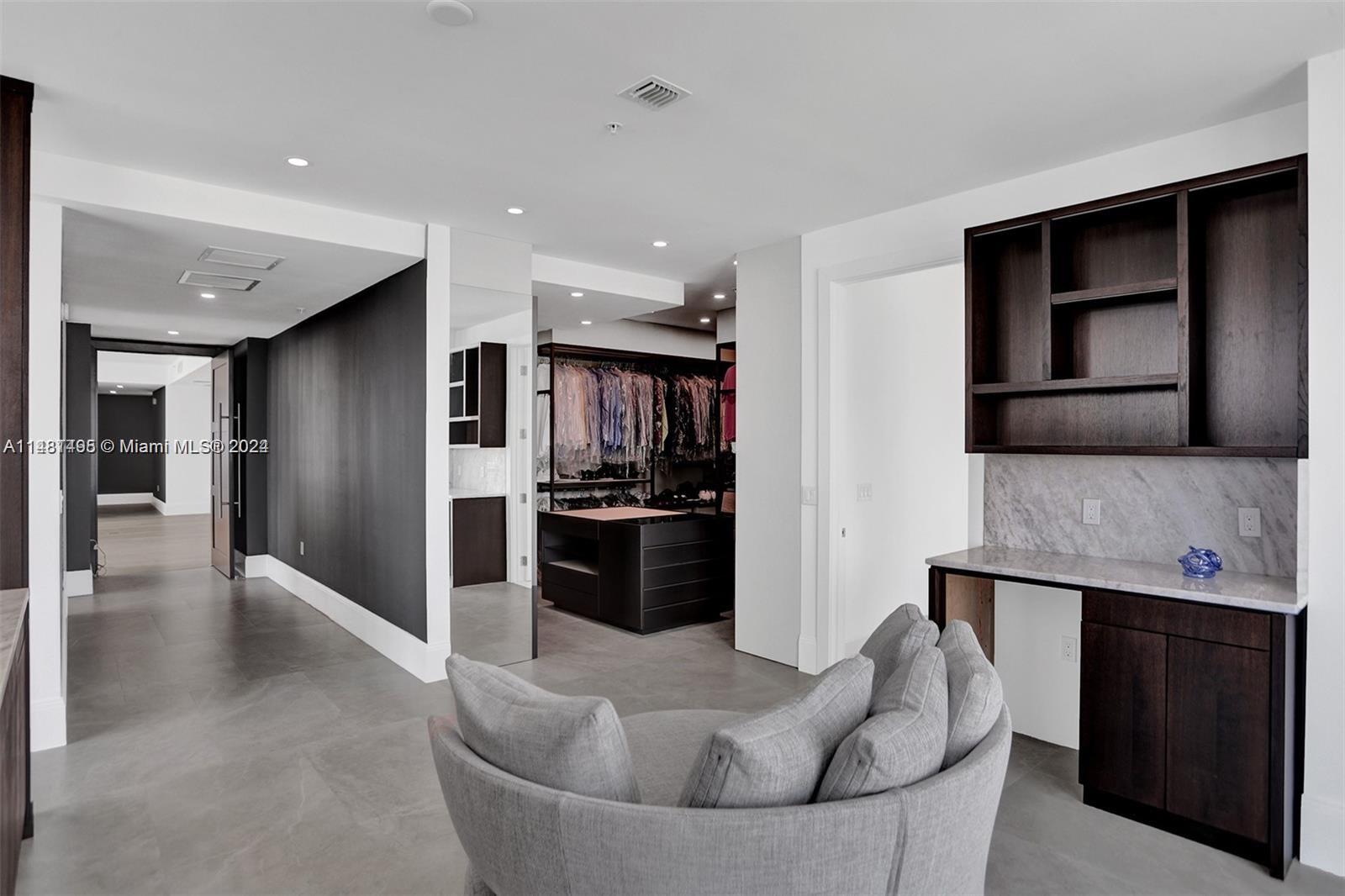 330 Sunny Isles Blvd Unit: 5-TS04