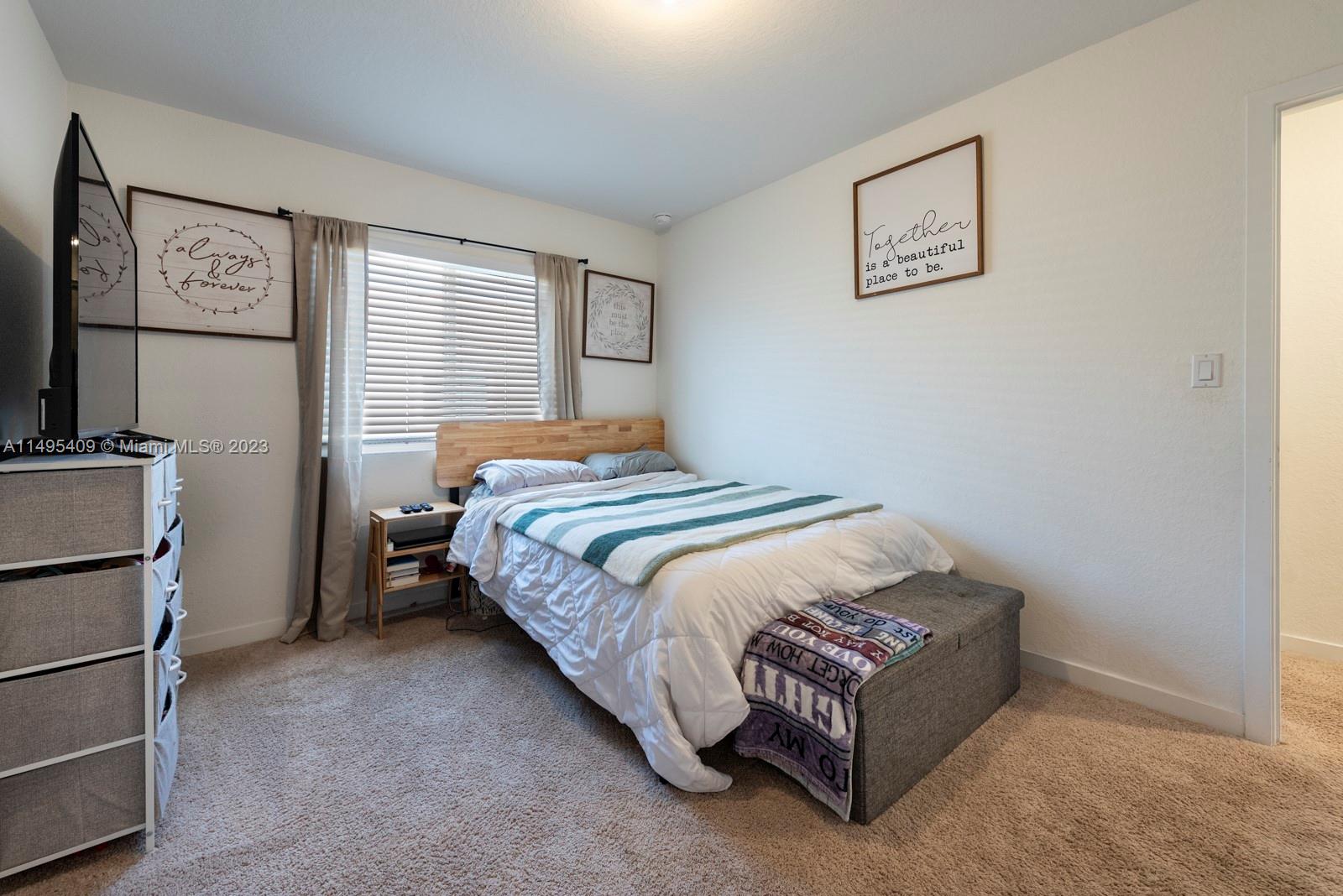 1045 SE 23rd Ter