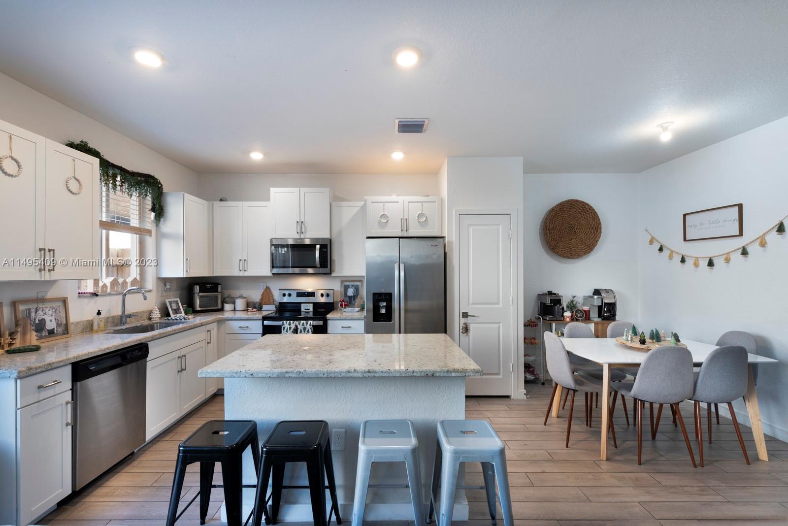 1045 SE 23rd Ter