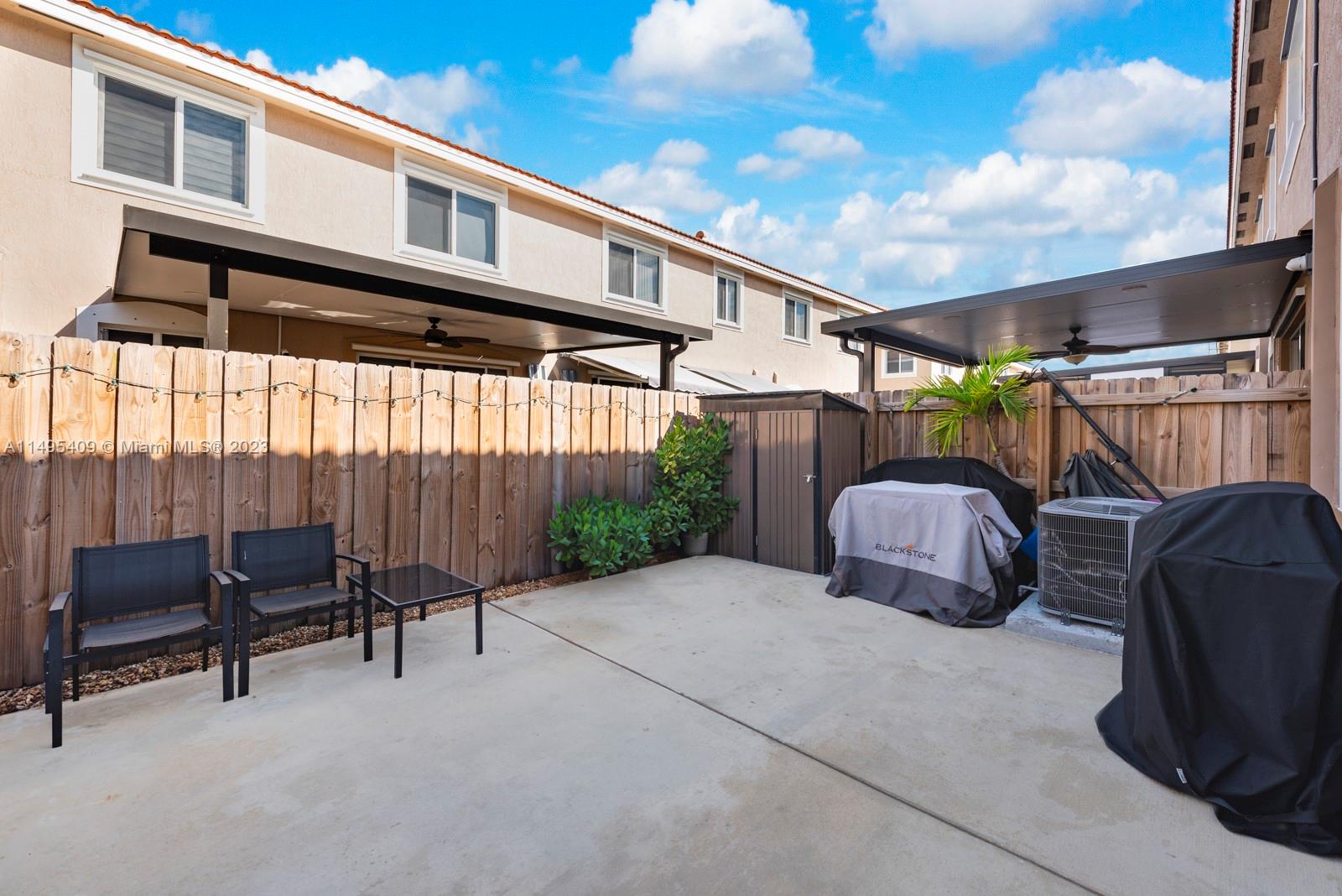1045 SE 23rd Ter