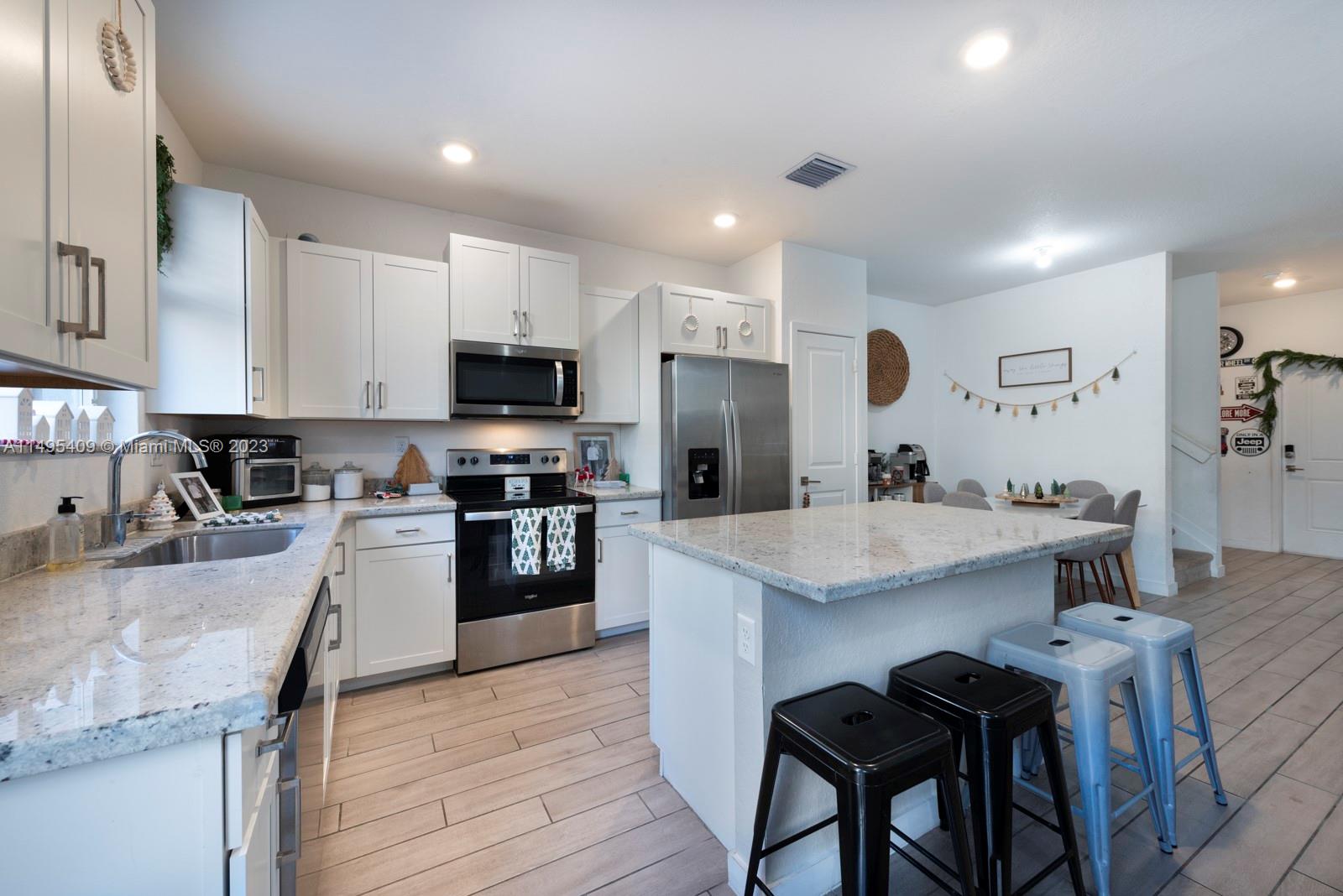 1045 SE 23rd Ter