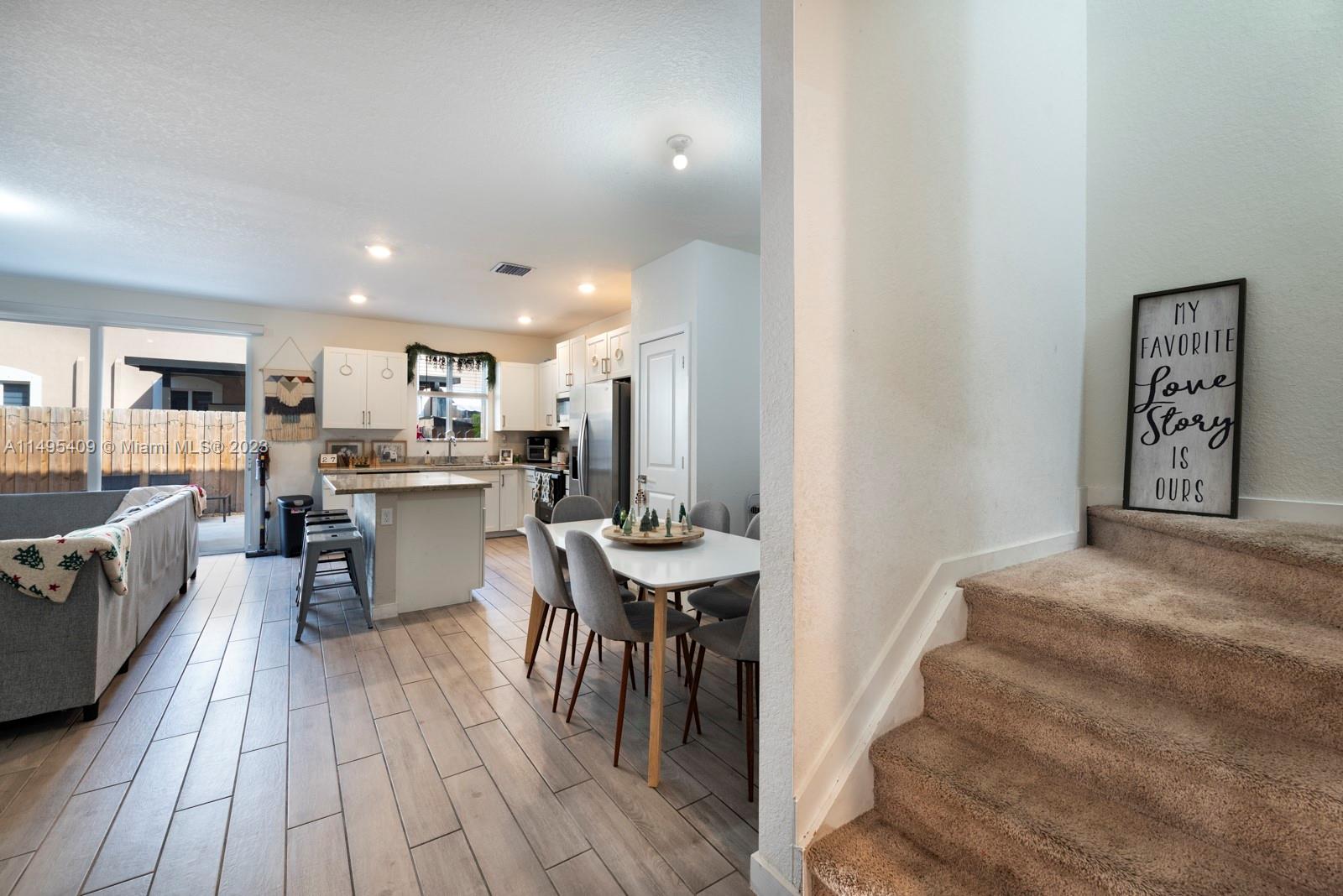 1045 SE 23rd Ter