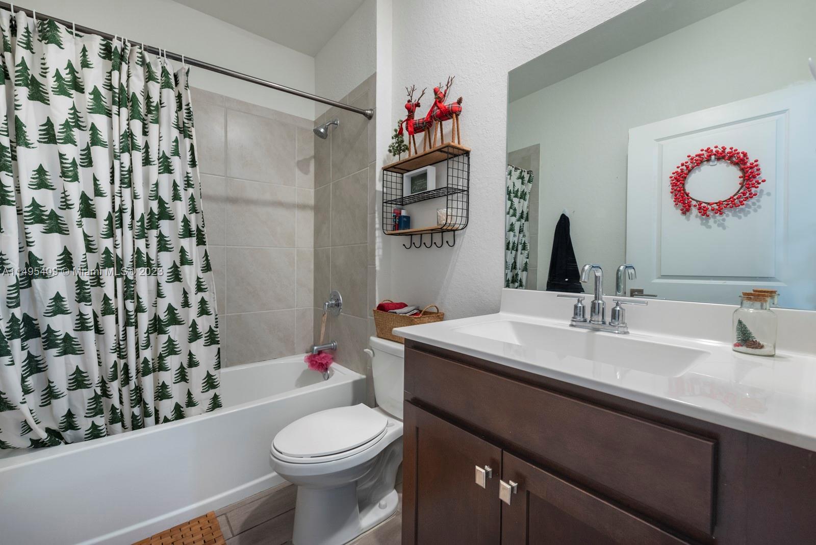 1045 SE 23rd Ter