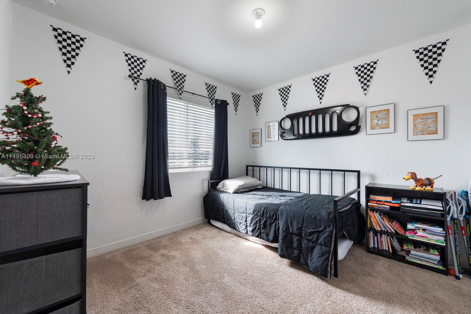 1045 SE 23rd Ter