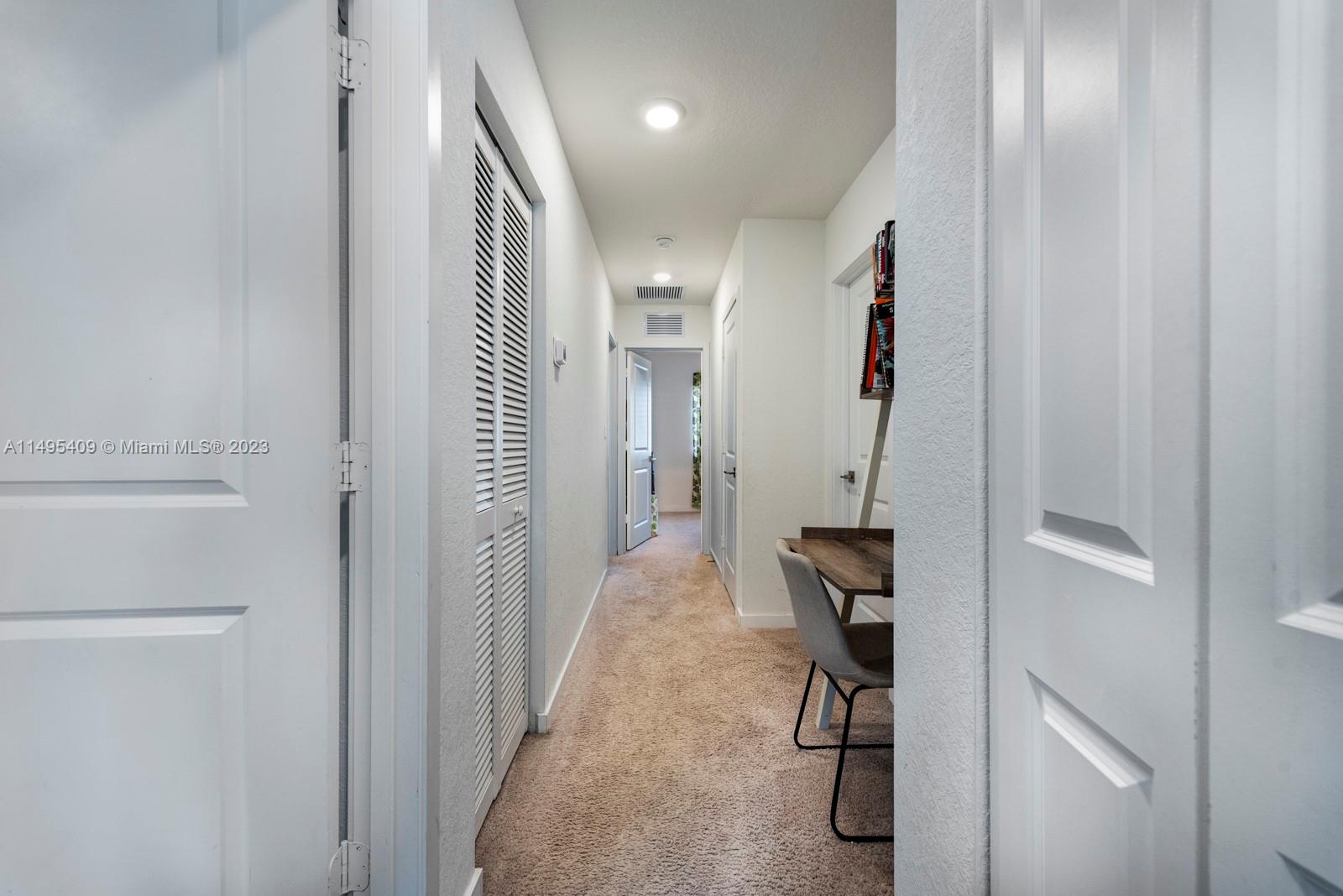 1045 SE 23rd Ter