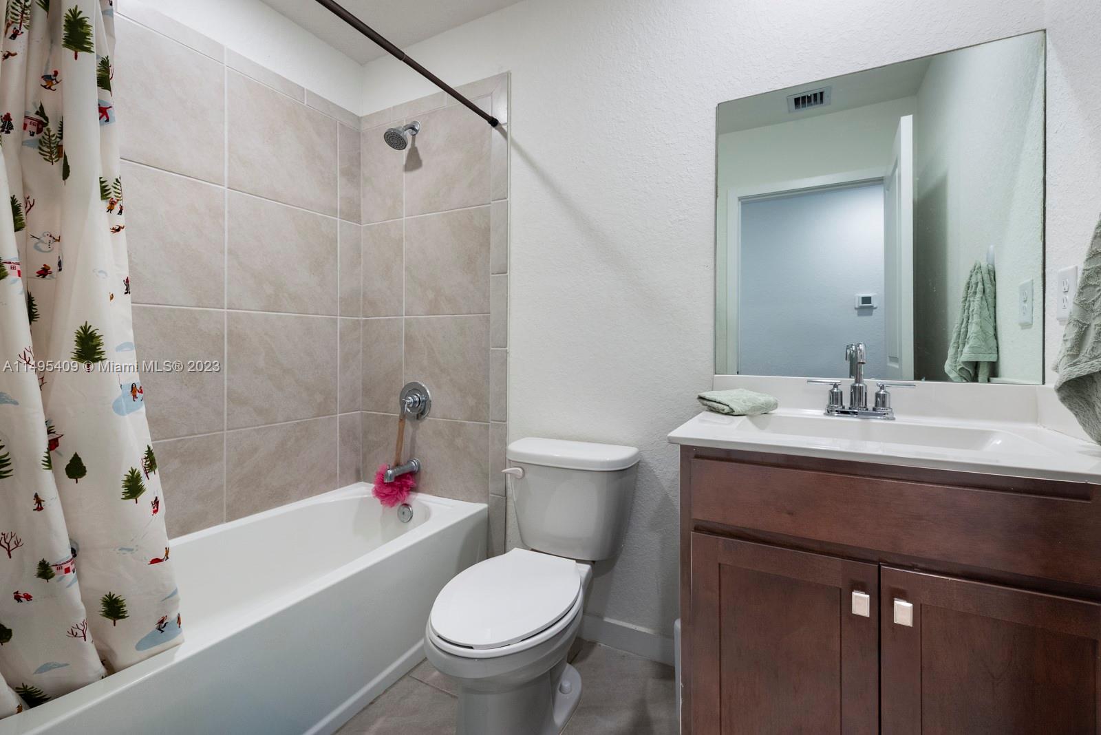 1045 SE 23rd Ter