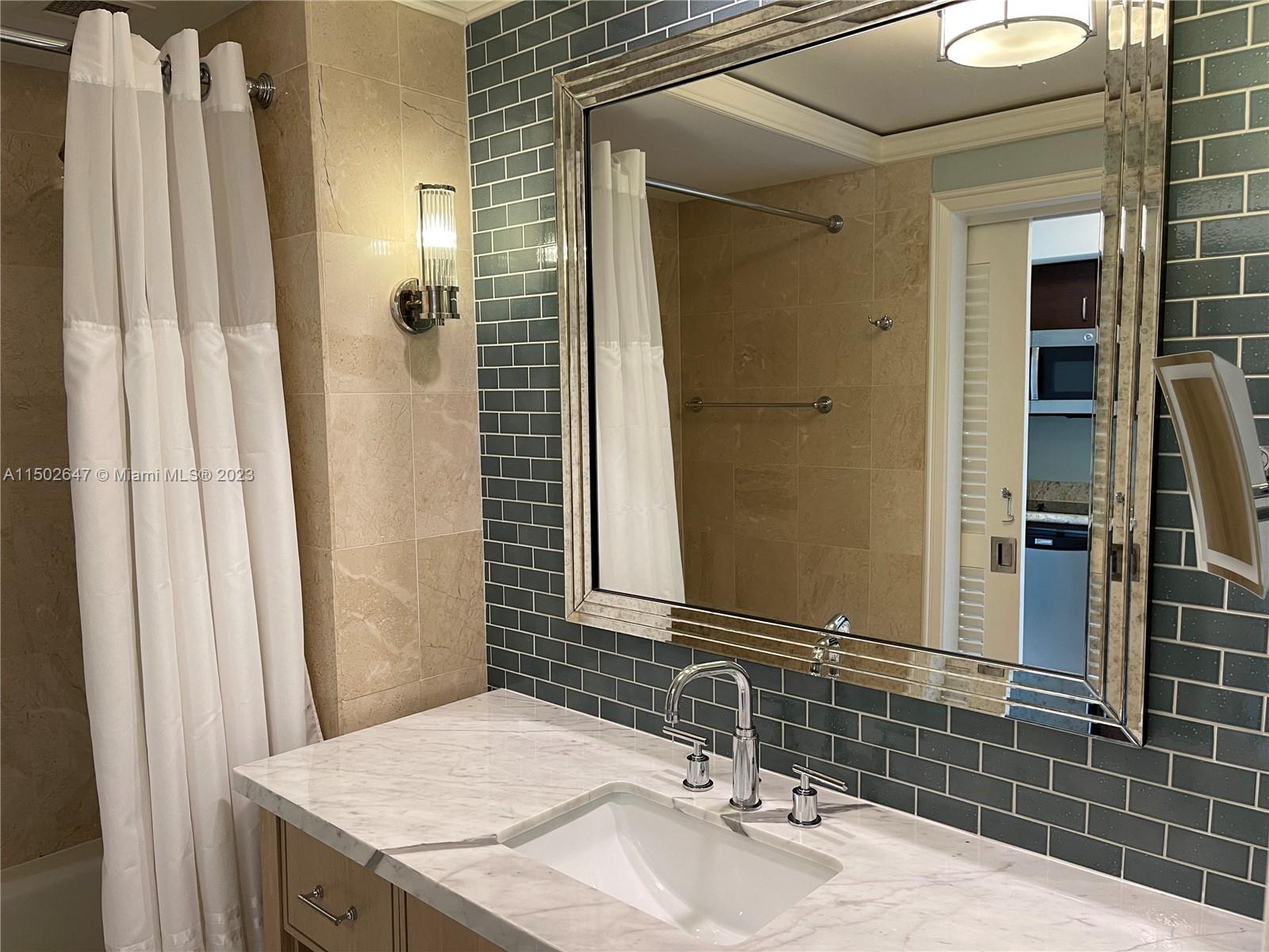 455 Grand Bay Dr # 816