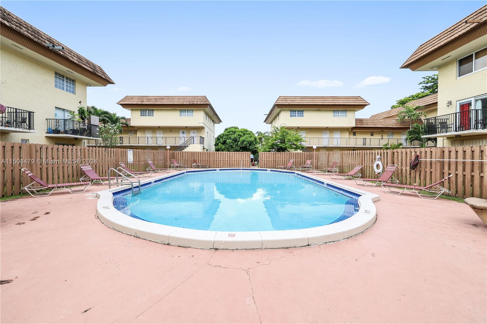 8550 SW 109th Ave # 121 Unit: 5-121