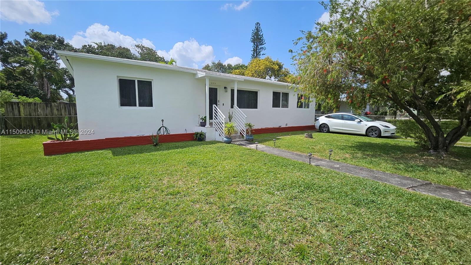 260 NW 150th St