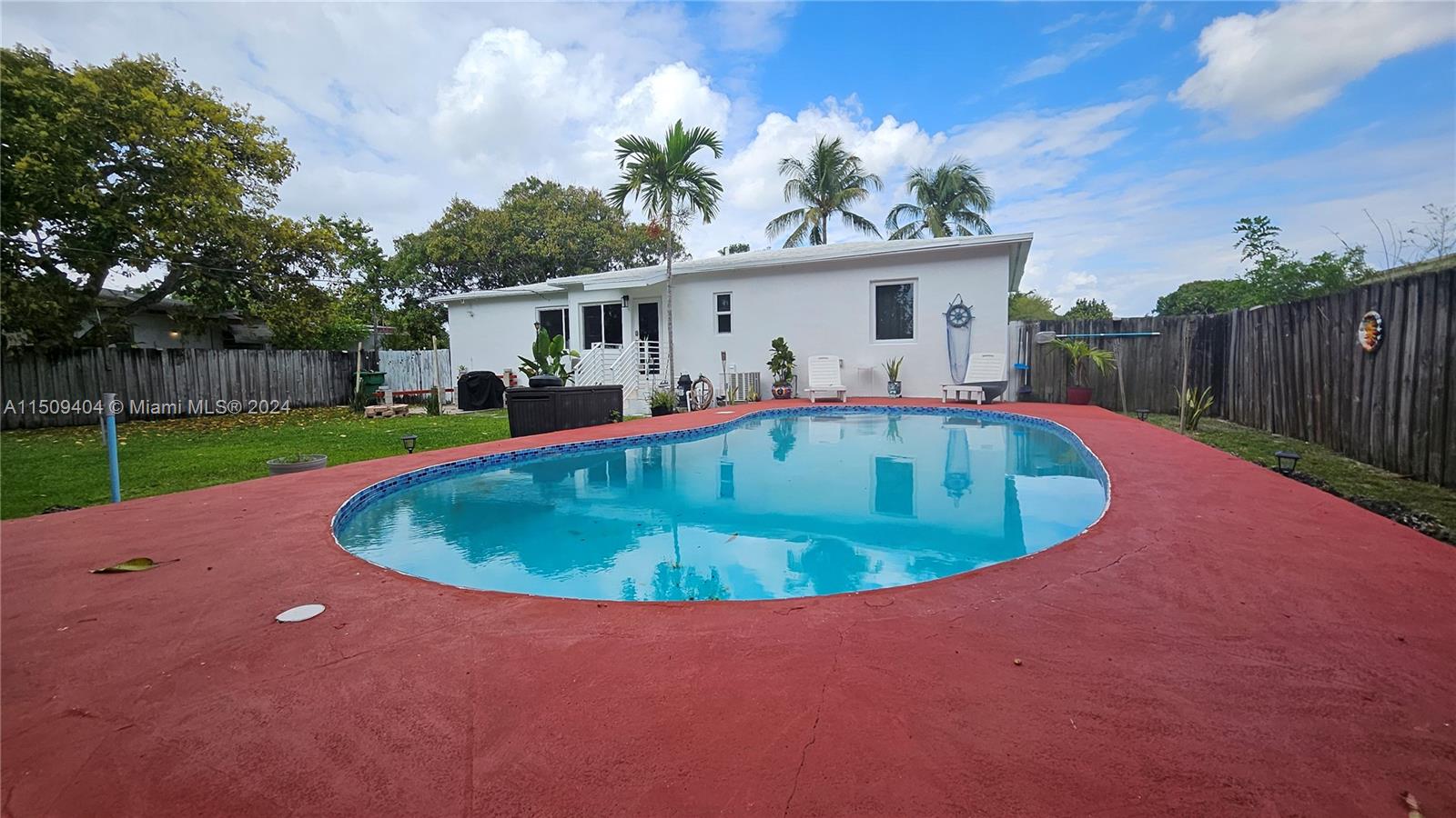260 NW 150th St